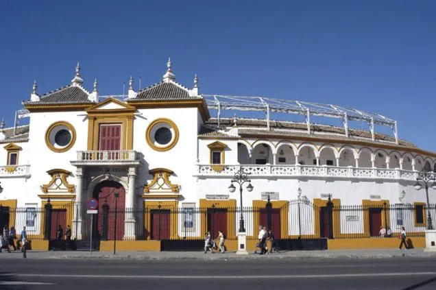Property building in Adriano Boutique Sevilla