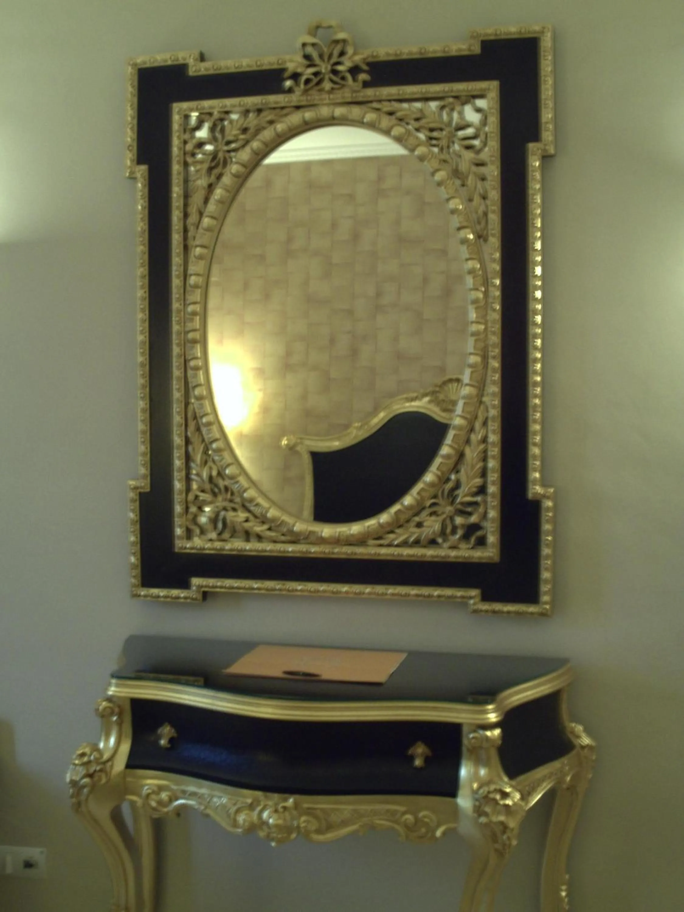 Decorative detail in Adriano Boutique Sevilla