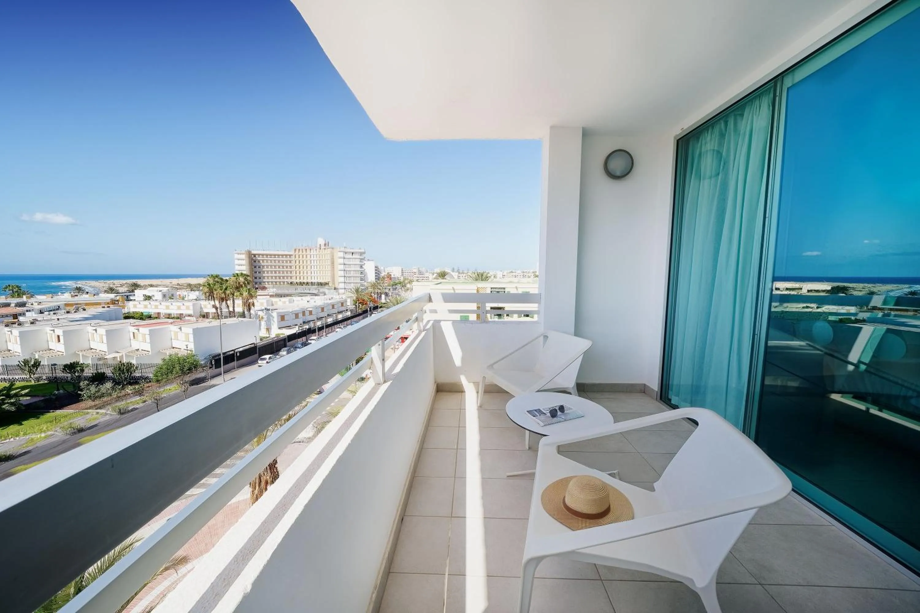 Balcony/Terrace in Akeah Broncemar