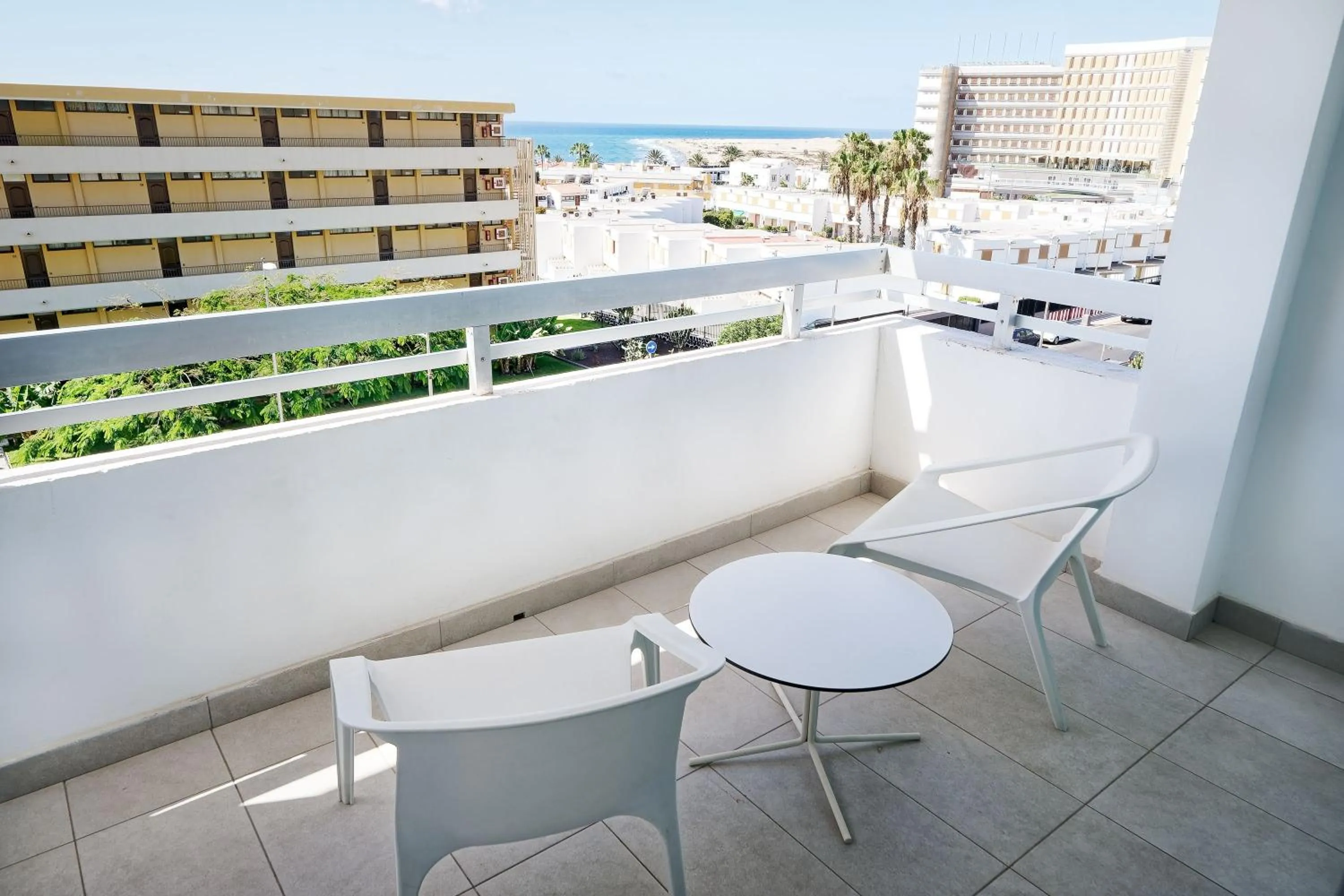 Balcony/Terrace in Akeah Broncemar