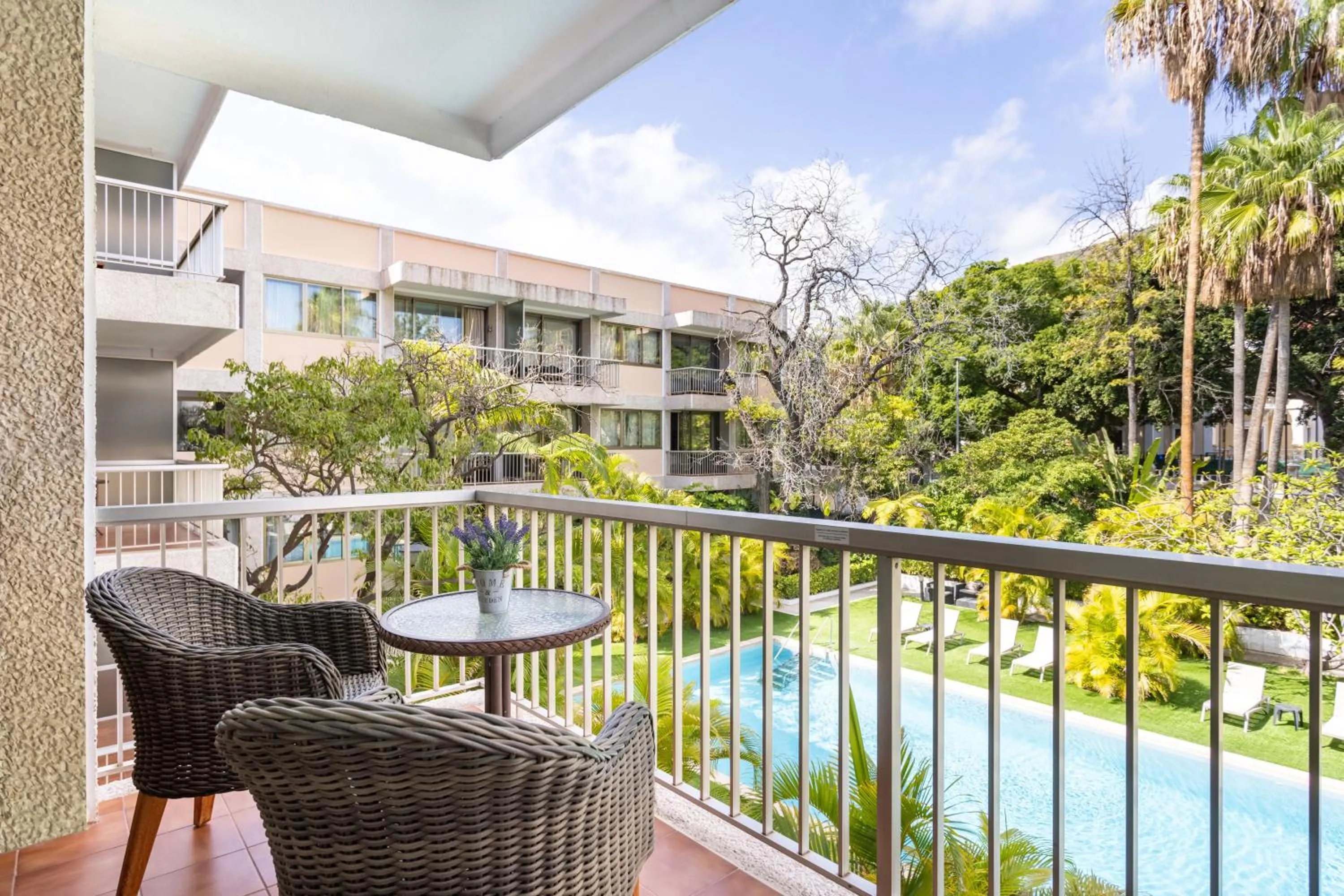 Pool view in Hotel Colon Rambla