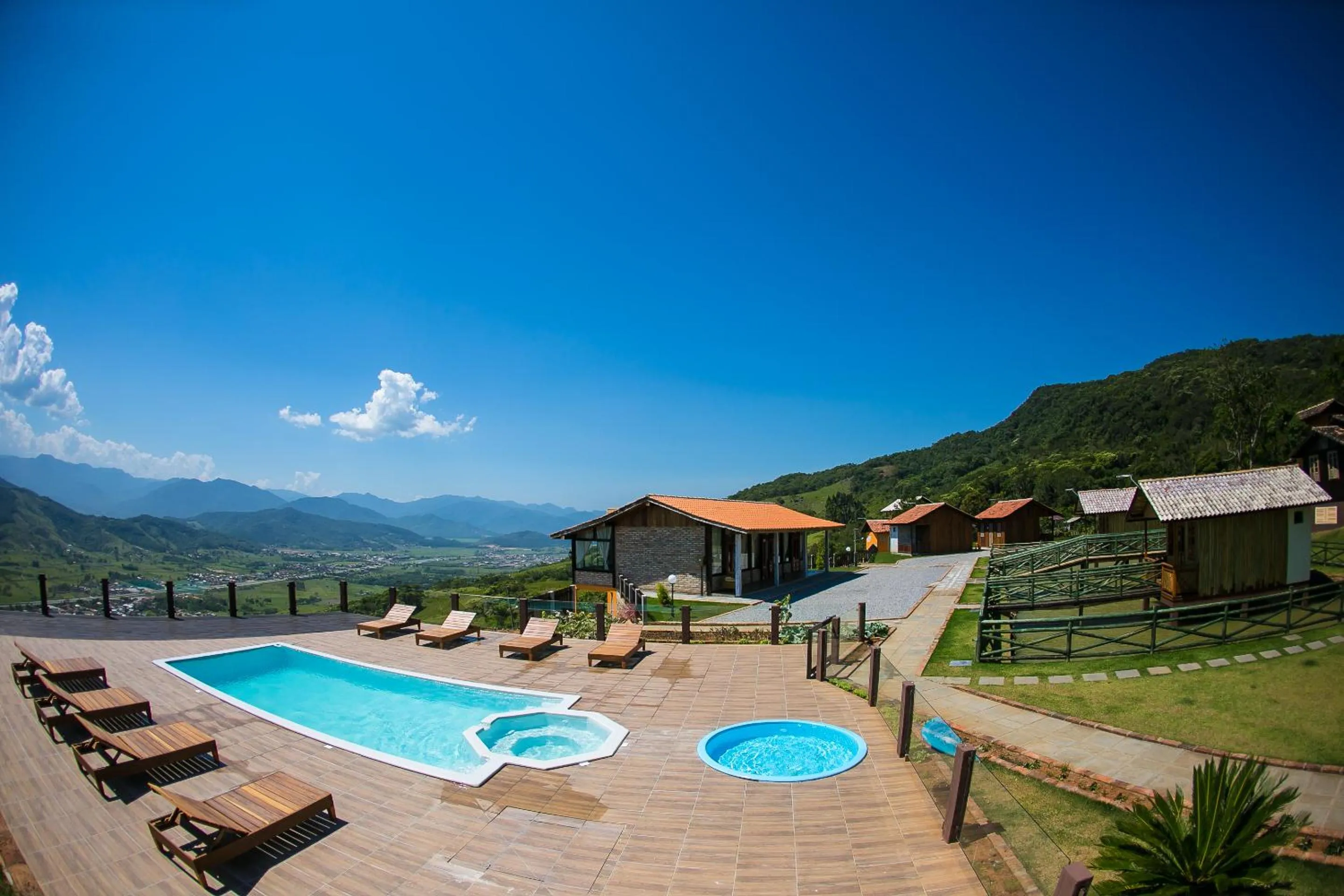 Spring in Eco Mirante Hotel