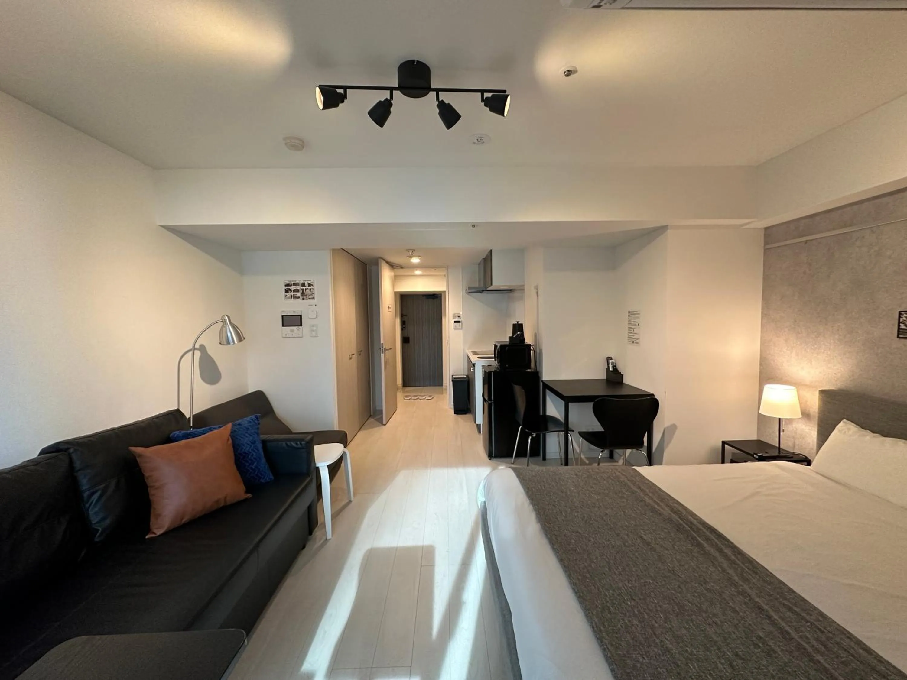 Photo of the whole room, Bed in FLOWER TERRACE Higashi Shinjuku