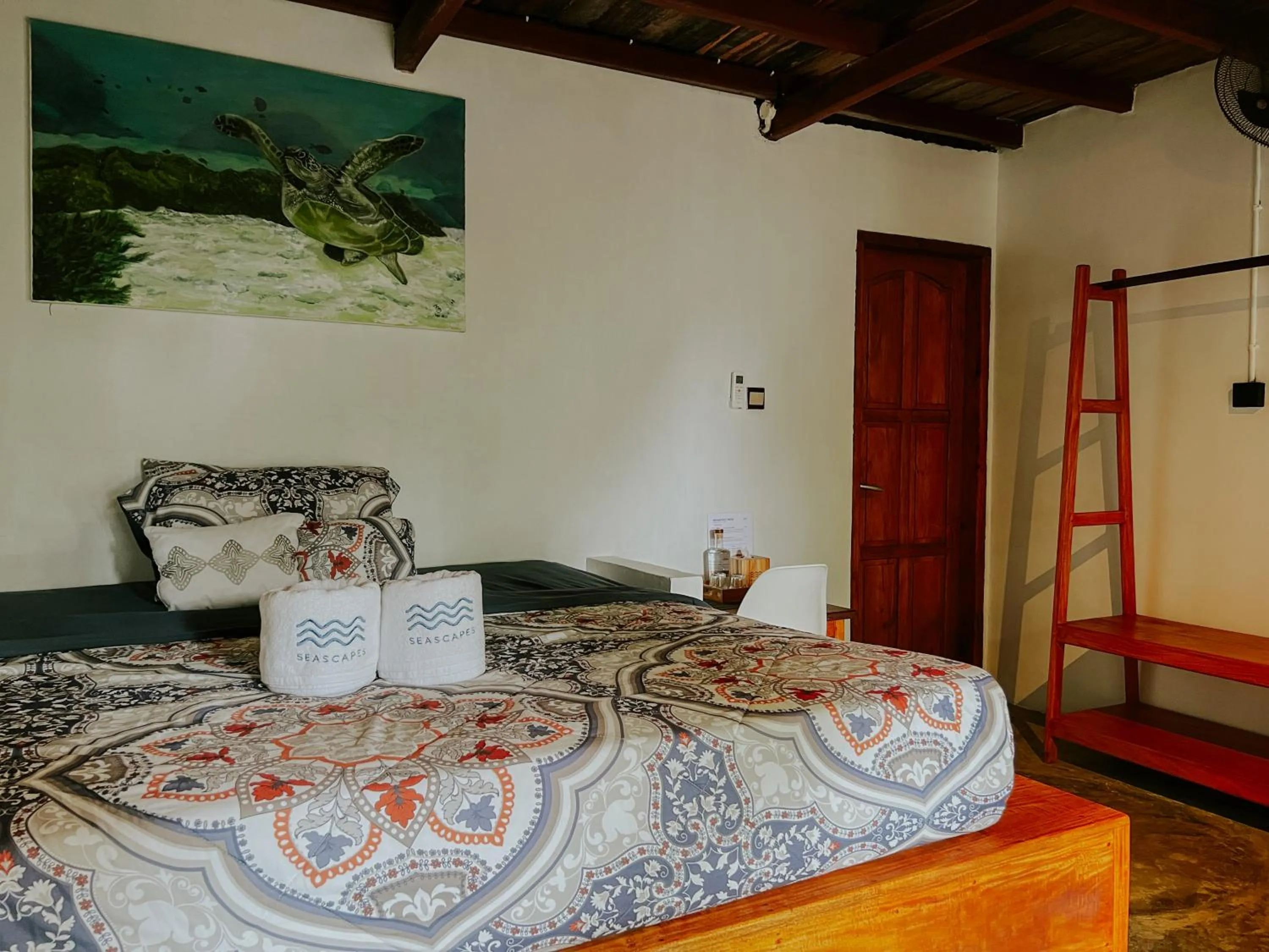 Bed in Seascapes Bira