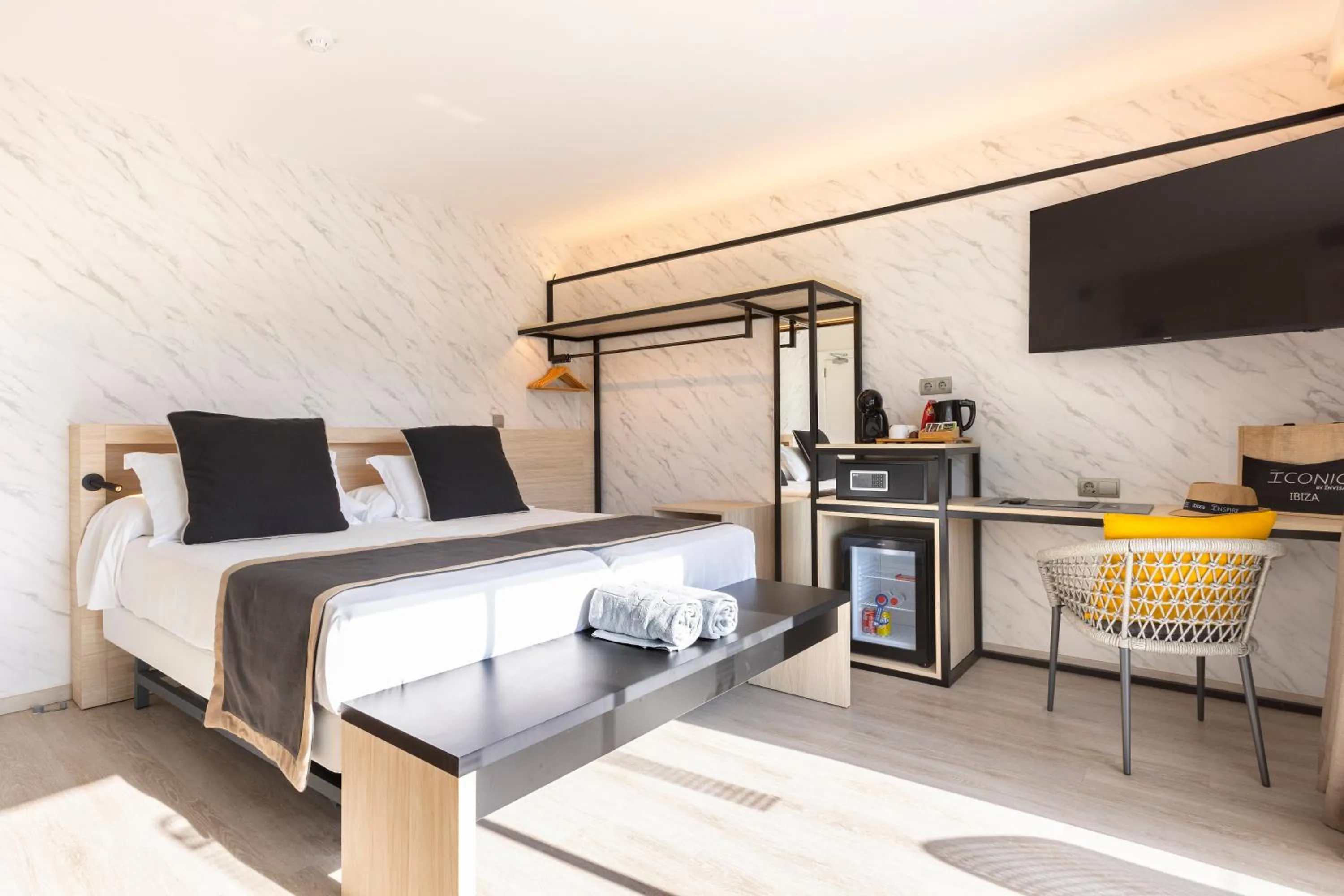 Bed in Invisa Hotel Es Pla - Adults Only