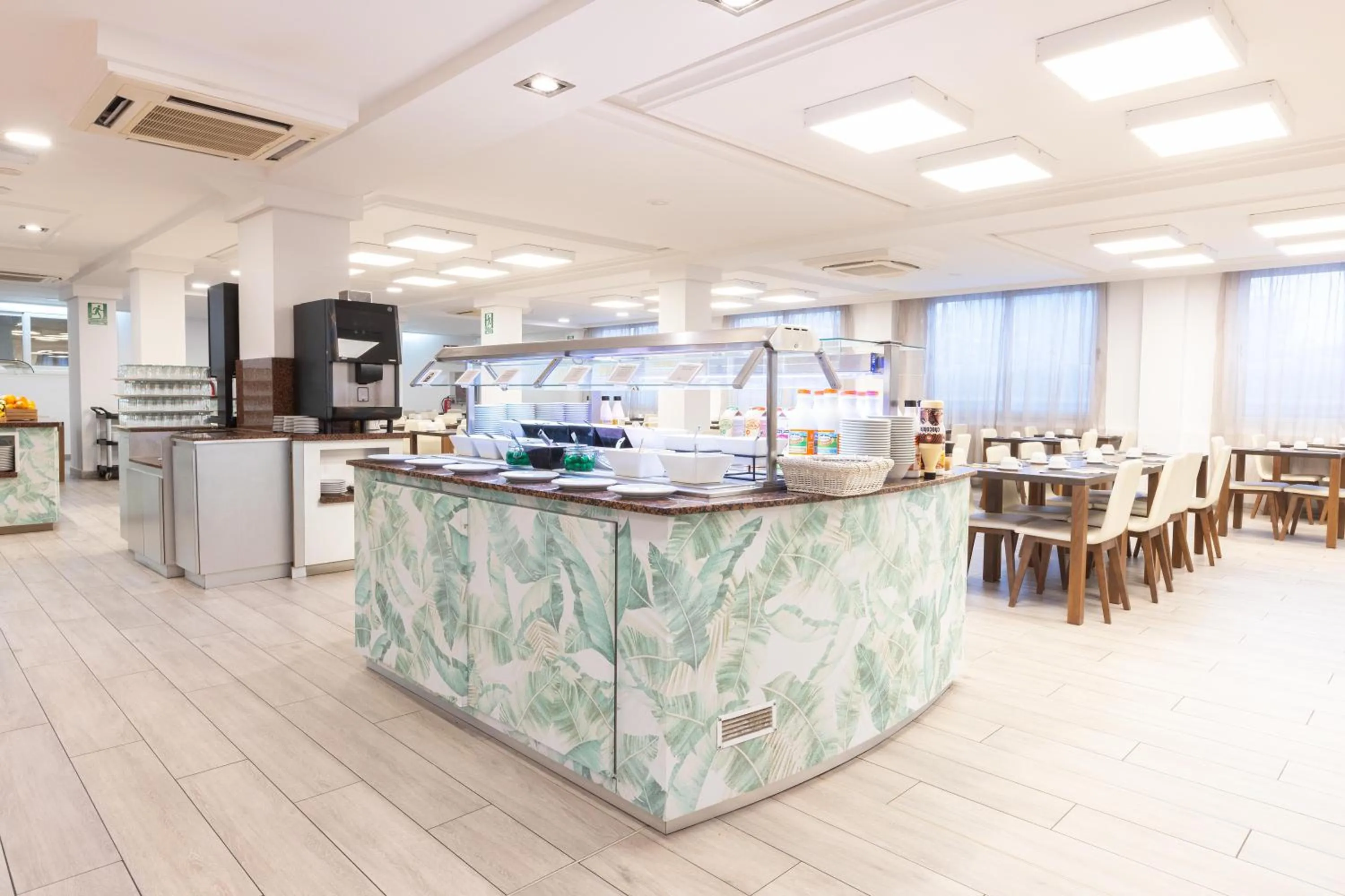 Restaurant/places to eat in Invisa Hotel Es Pla - Adults Only