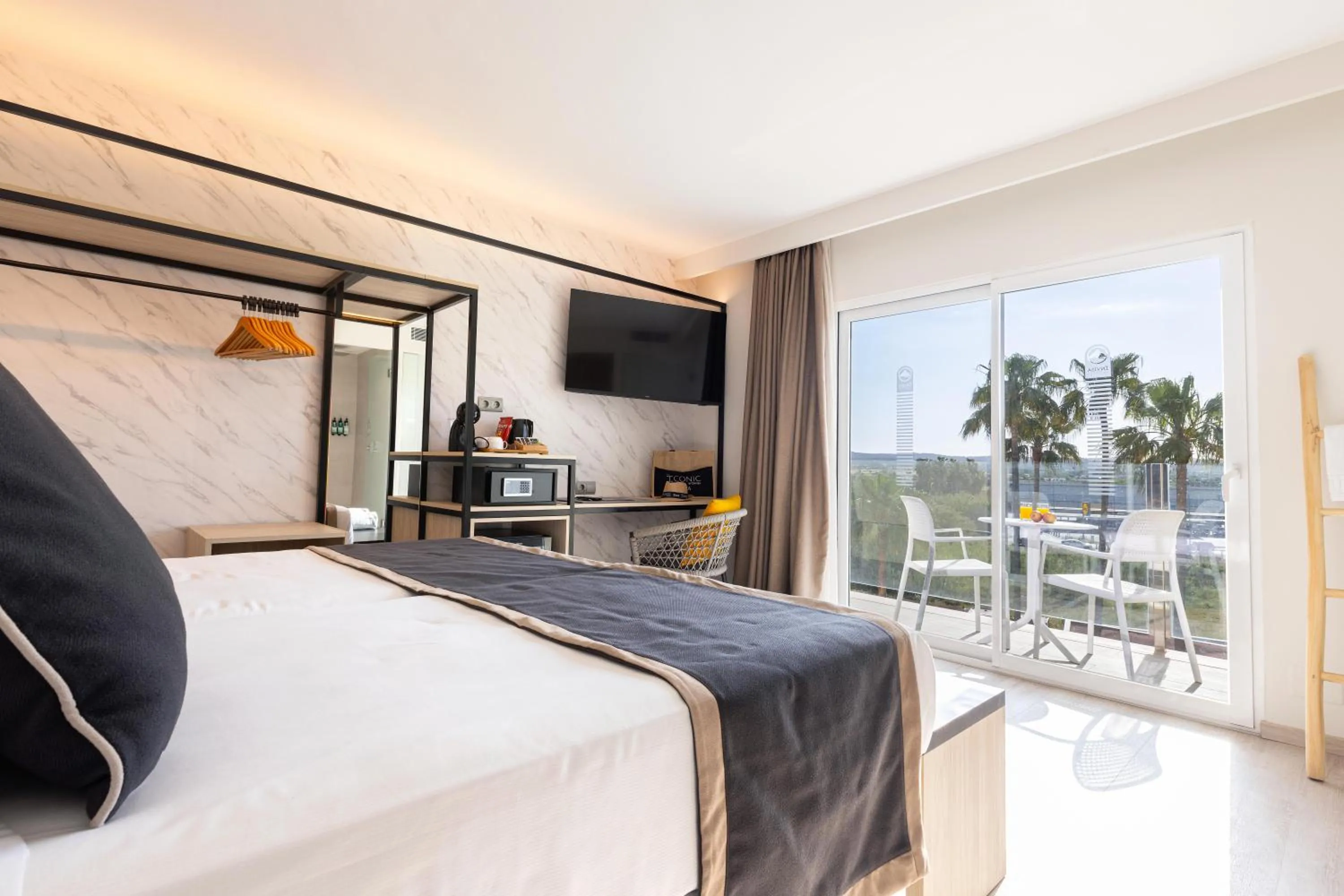 Photo of the whole room, Bed in Invisa Hotel Es Pla - Adults Only