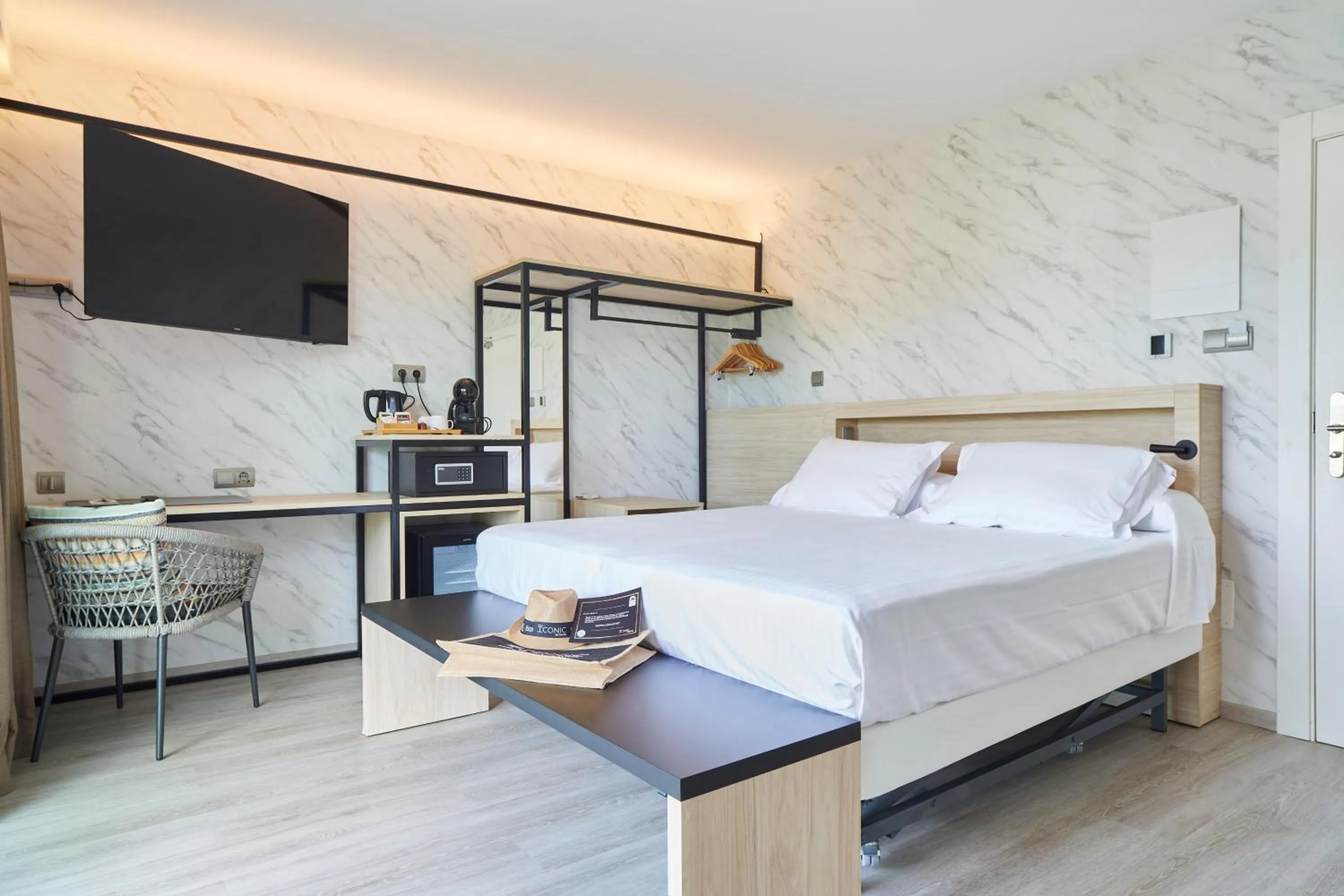 Photo of the whole room, Bed in Invisa Hotel Es Pla - Adults Only