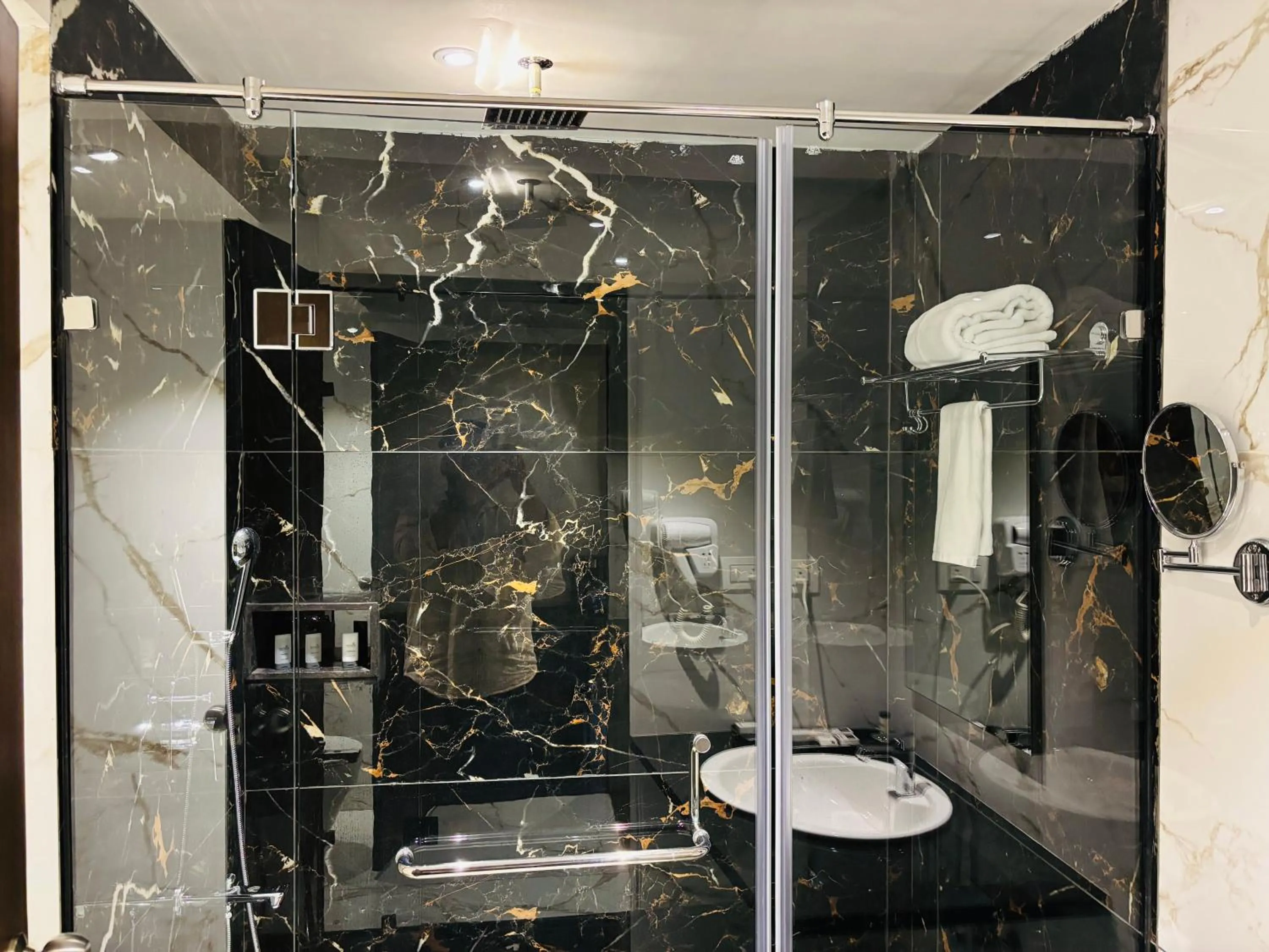 Bathroom in Mayur Belgaum Presidency Hotel & Spa