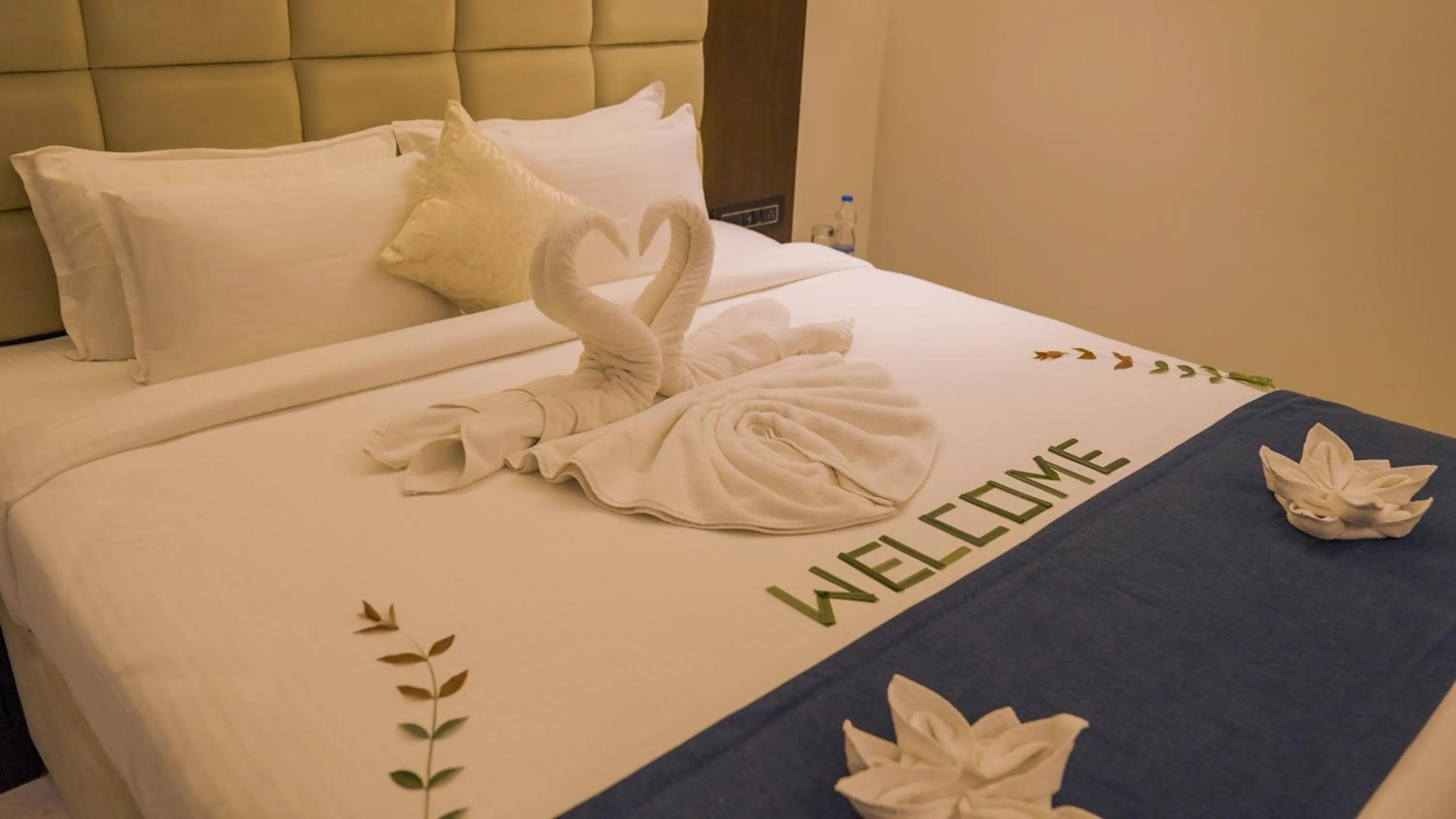 Bed in Mayur Belgaum Presidency Hotel & Spa