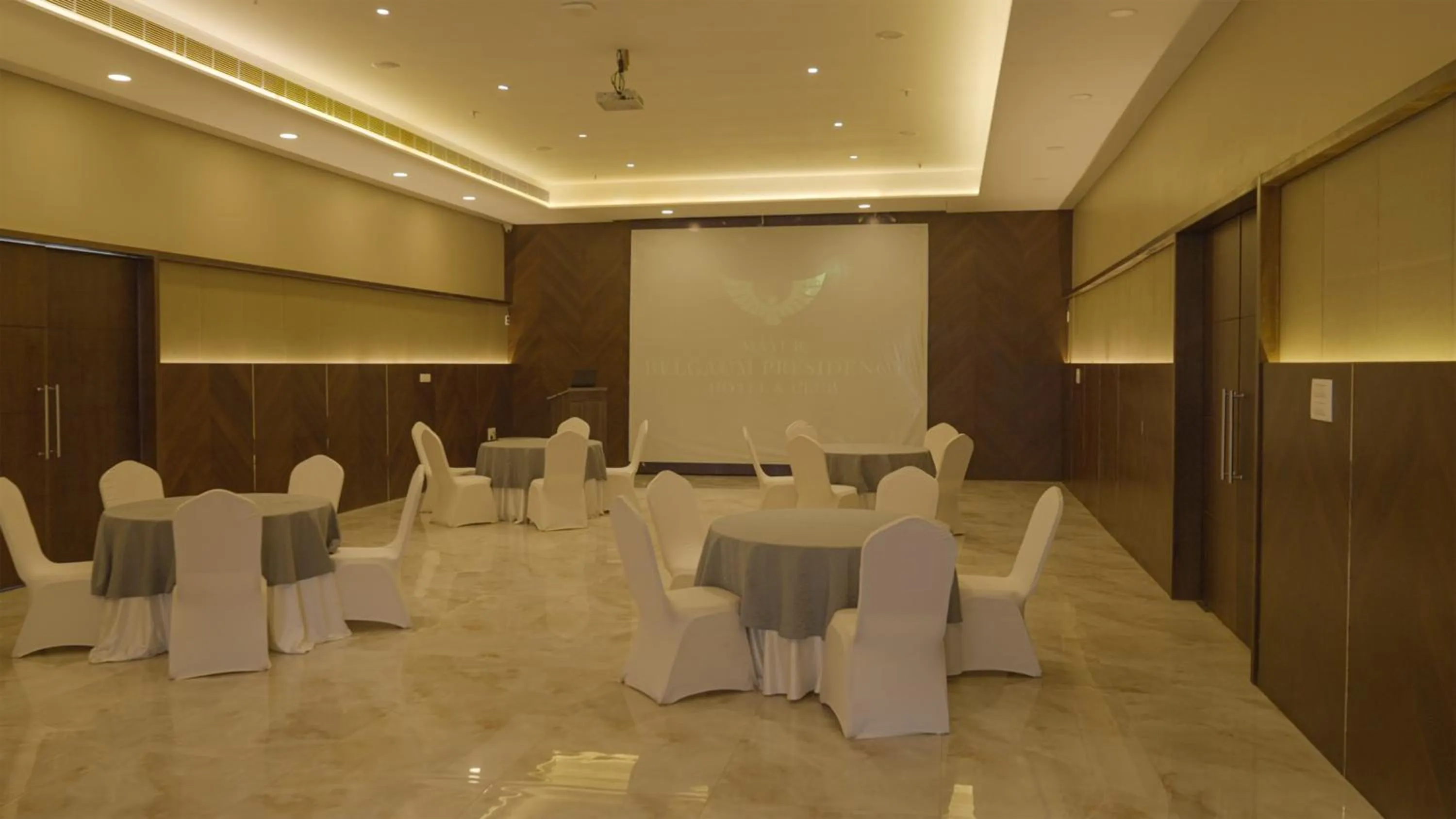 Seating area in Mayur Belgaum Presidency Hotel & Spa