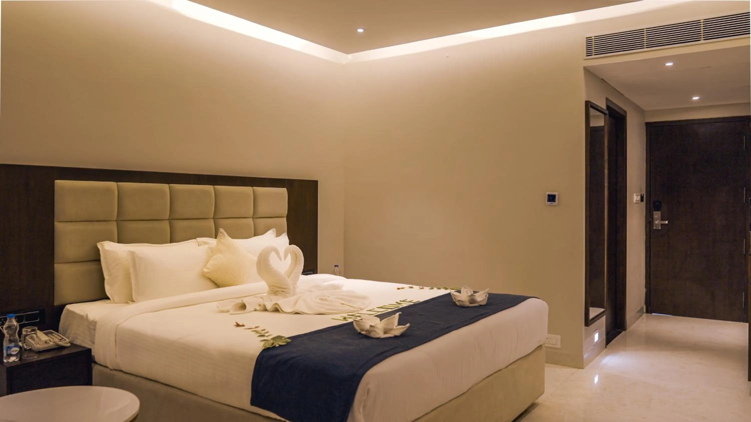 Bed in Mayur Belgaum Presidency Hotel & Spa