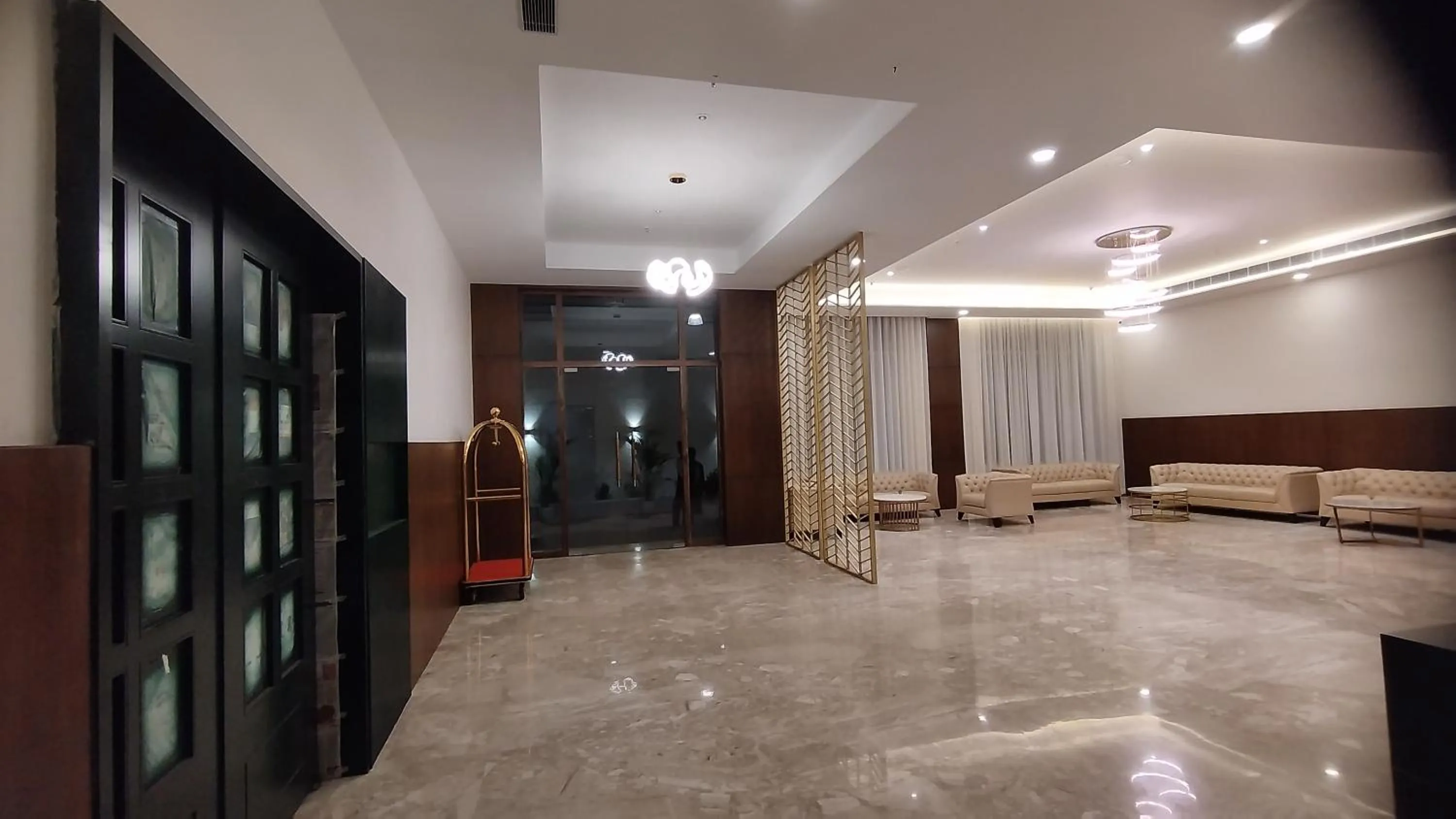 Lobby or reception in Mayur Belgaum Presidency Hotel & Spa