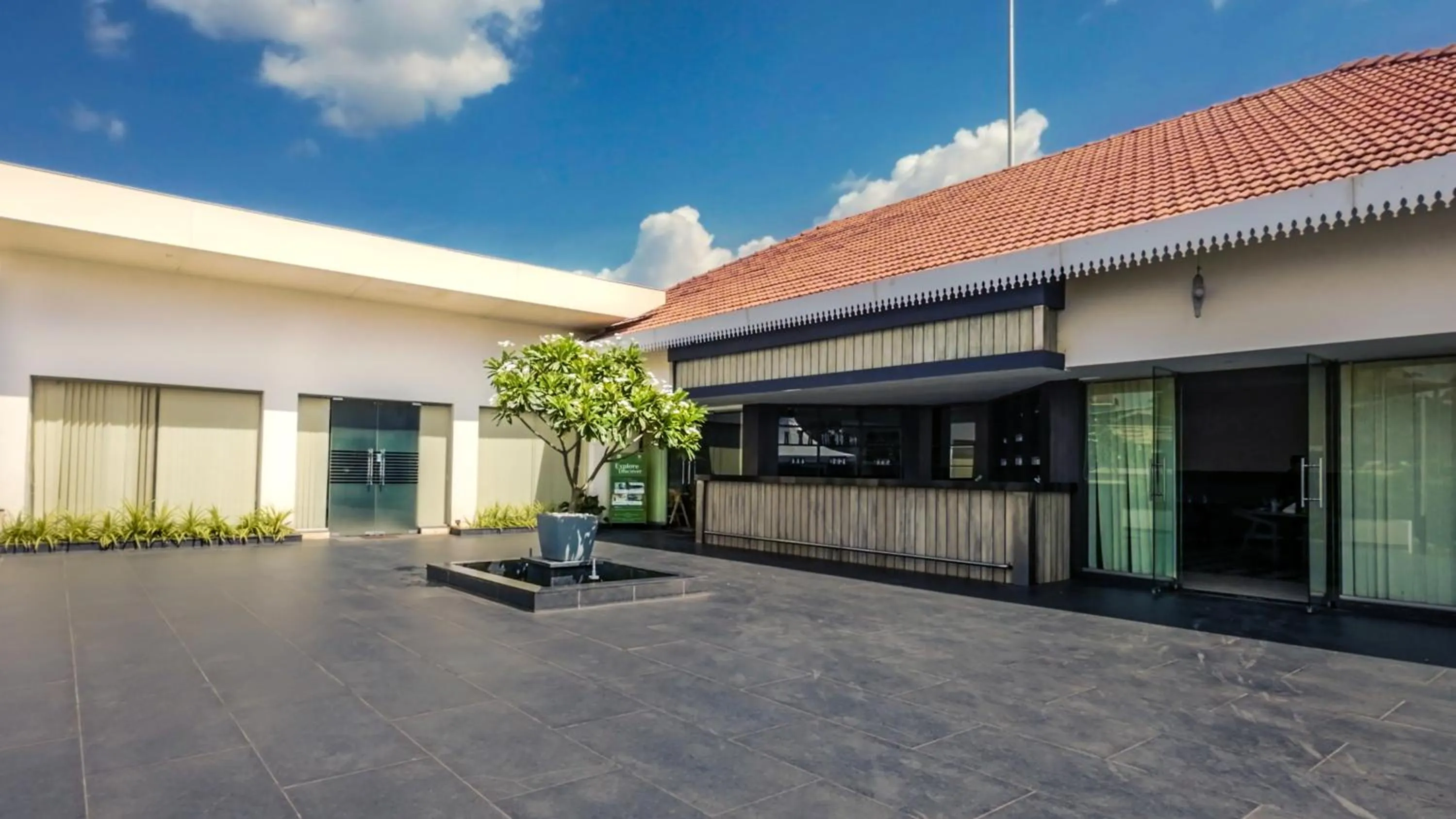 Restaurant/places to eat in Mayur Belgaum Presidency Hotel & Spa