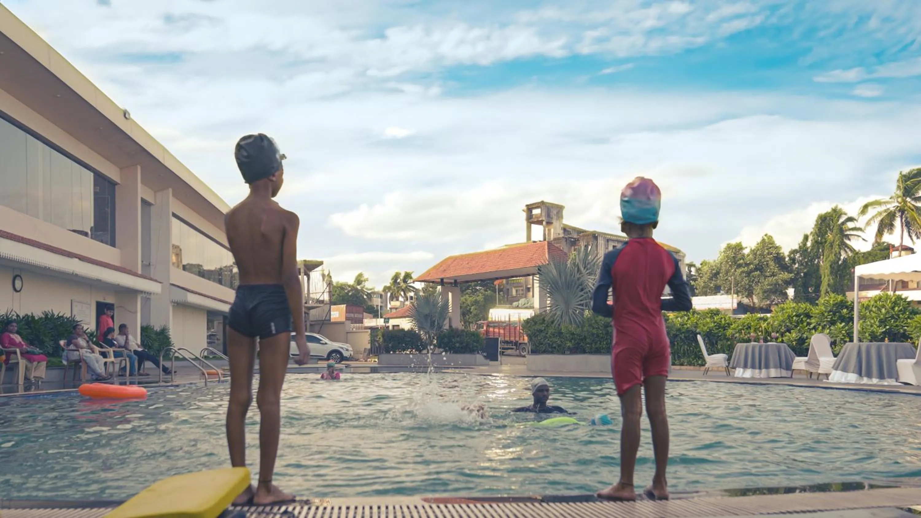 Swimming pool in Mayur Belgaum Presidency Hotel & Spa