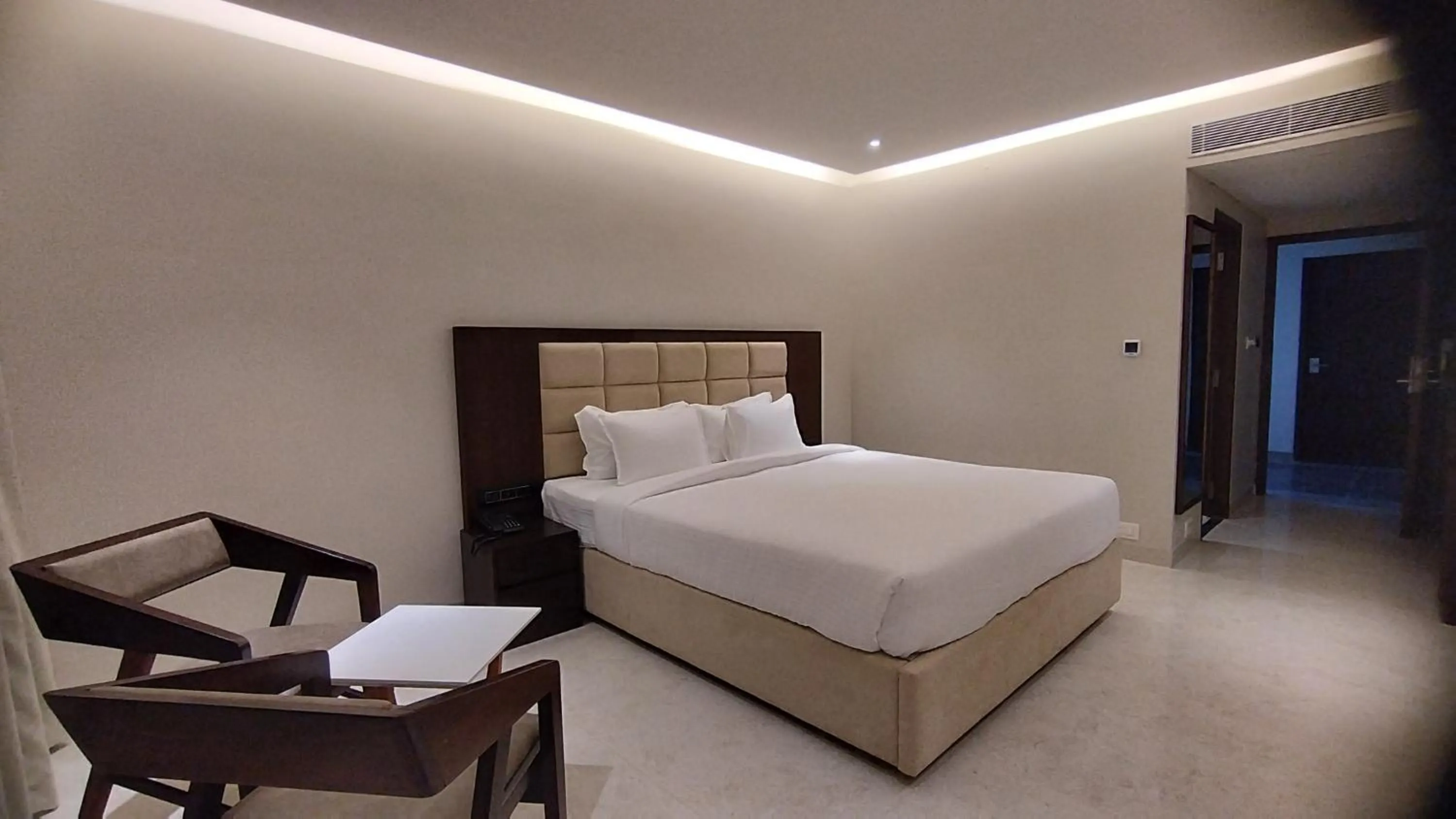 Bed in Mayur Belgaum Presidency Hotel & Spa