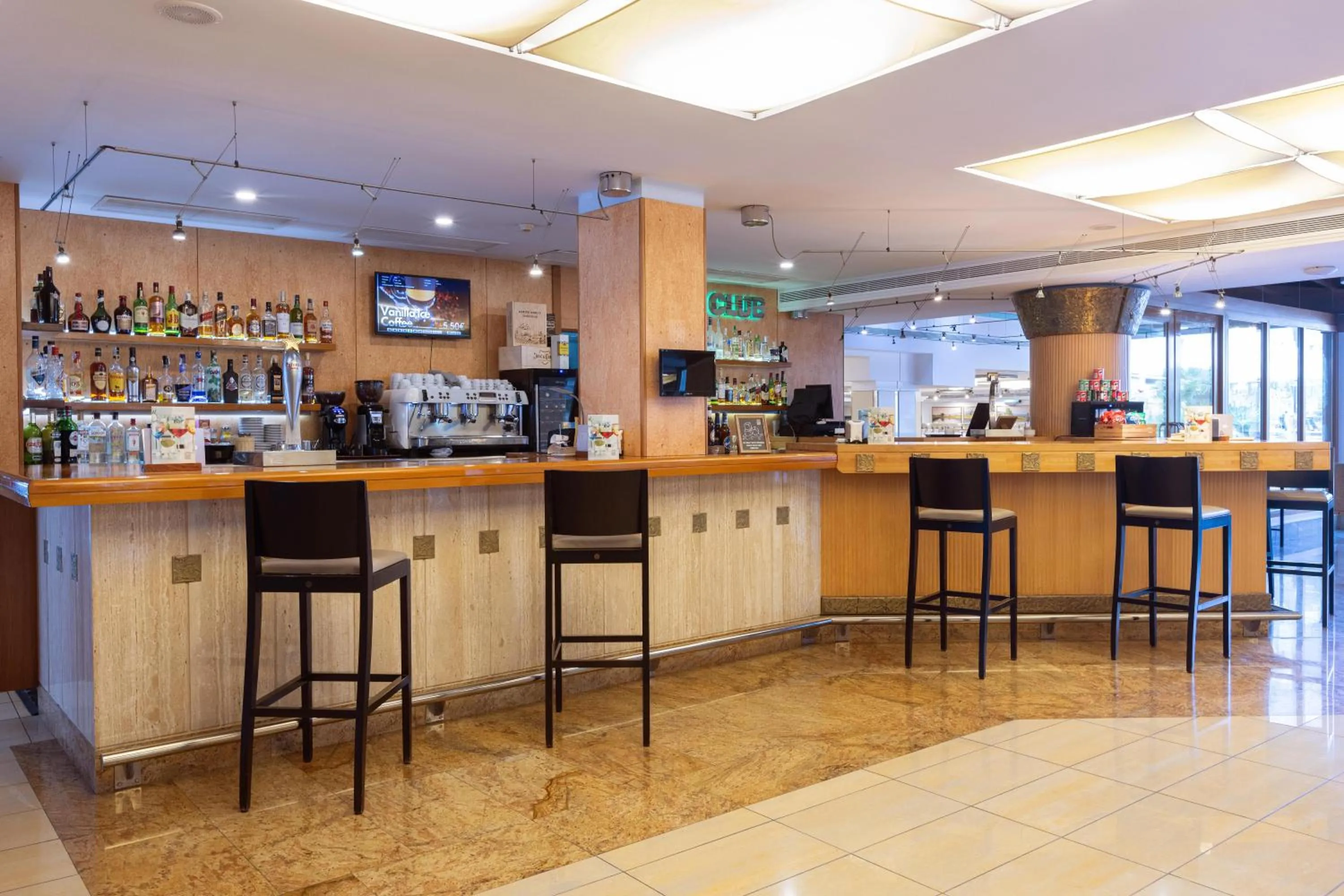 Lounge or bar in Invisa Hotel La Cala