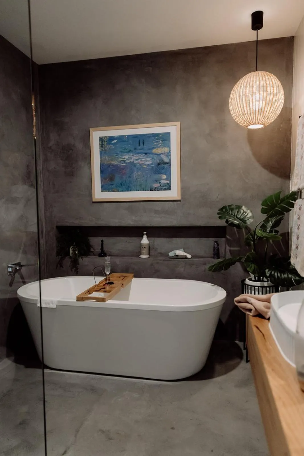 Bathroom in Tocumwal Chocolate School