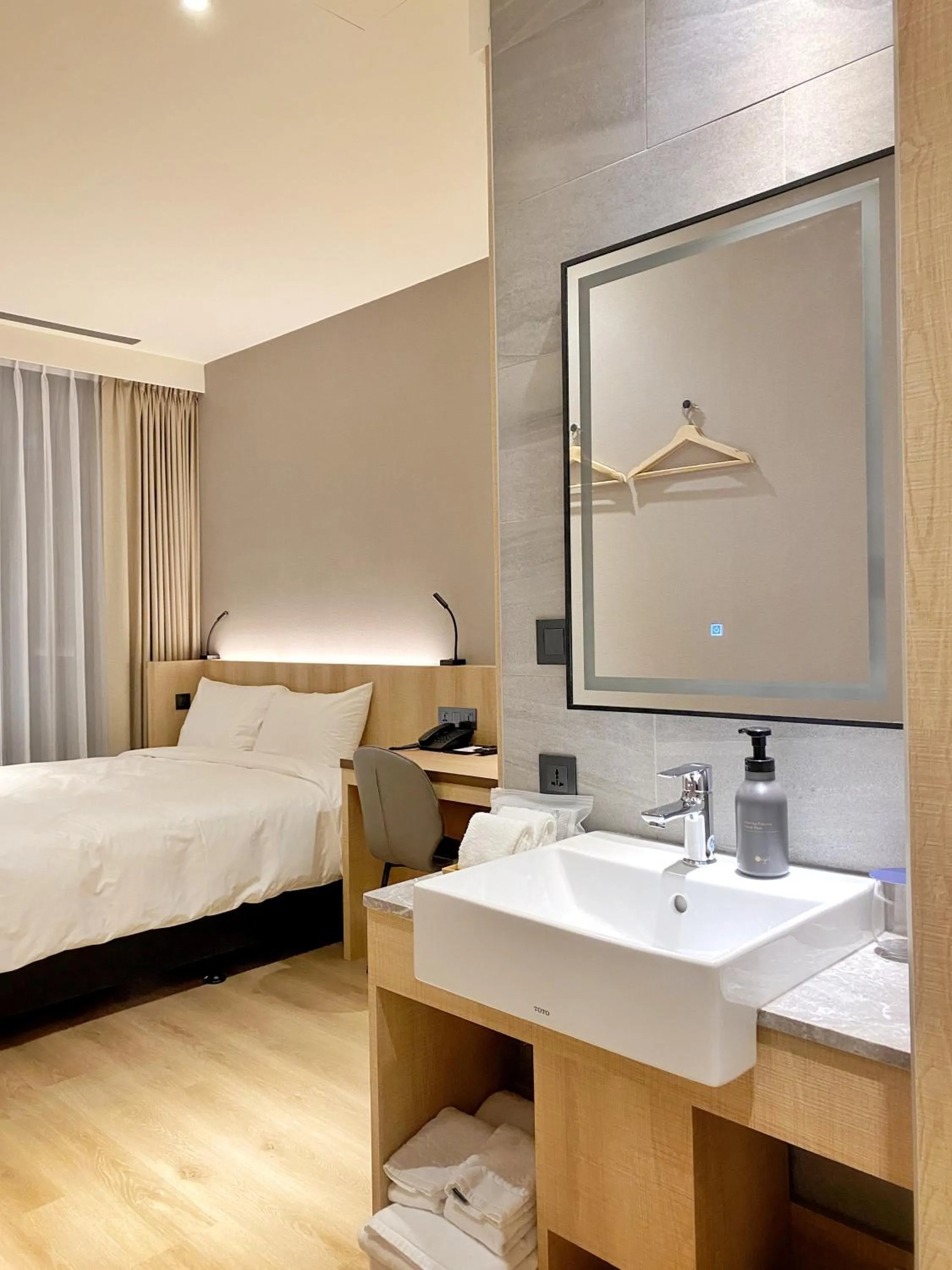 Bedroom, Bed in alfar Hotel