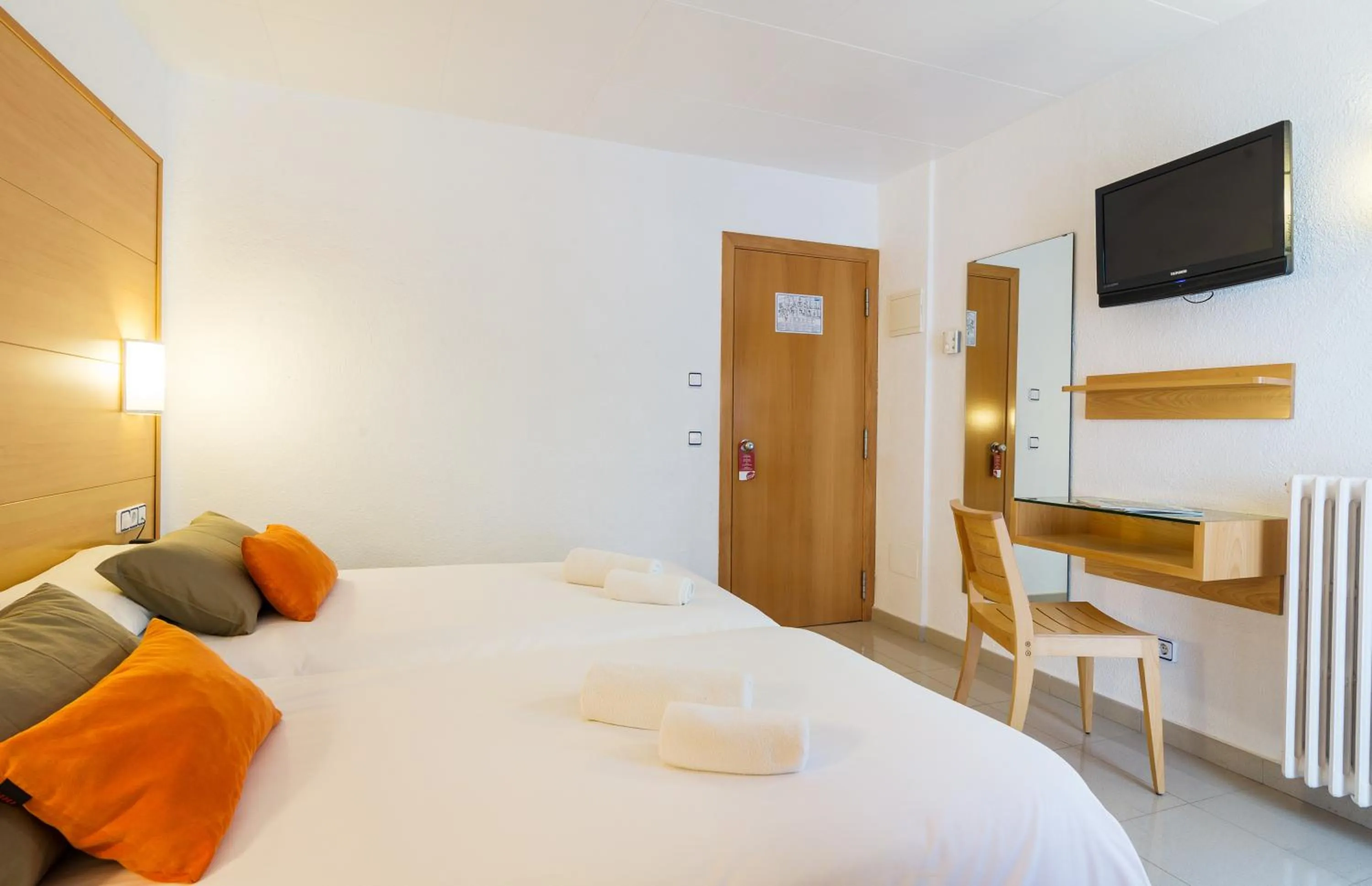 Photo of the whole room in Hotel & Diving Les Illes