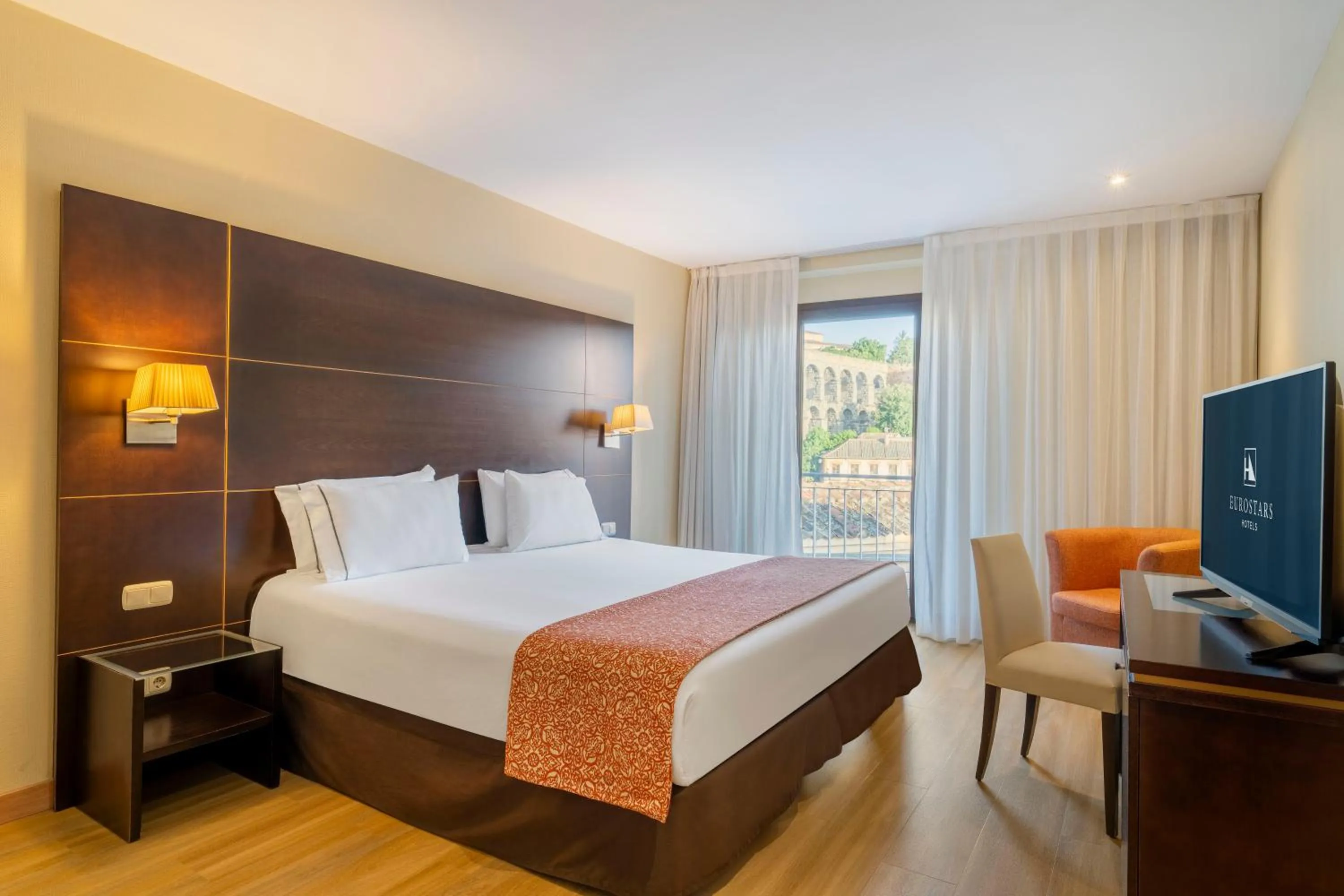 Bedroom, Bed in Eurostars Plaza Acueducto