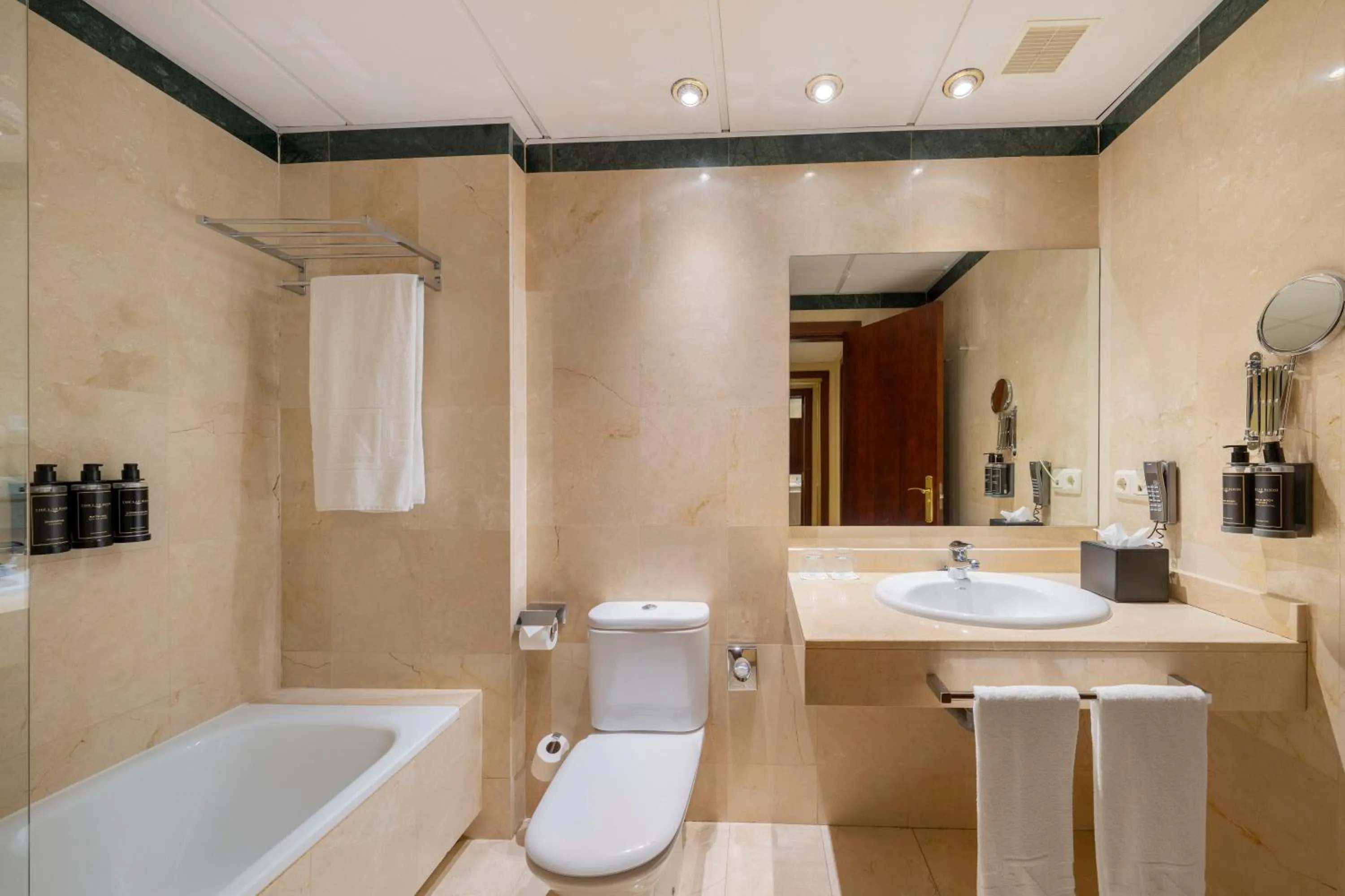 Bathroom in Eurostars Plaza Acueducto