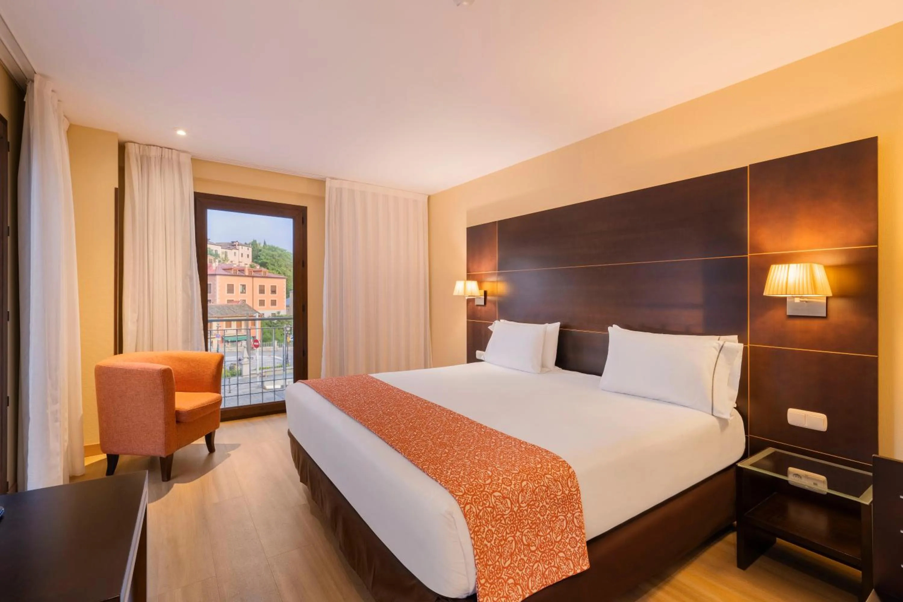 Bedroom, Bed in Eurostars Plaza Acueducto