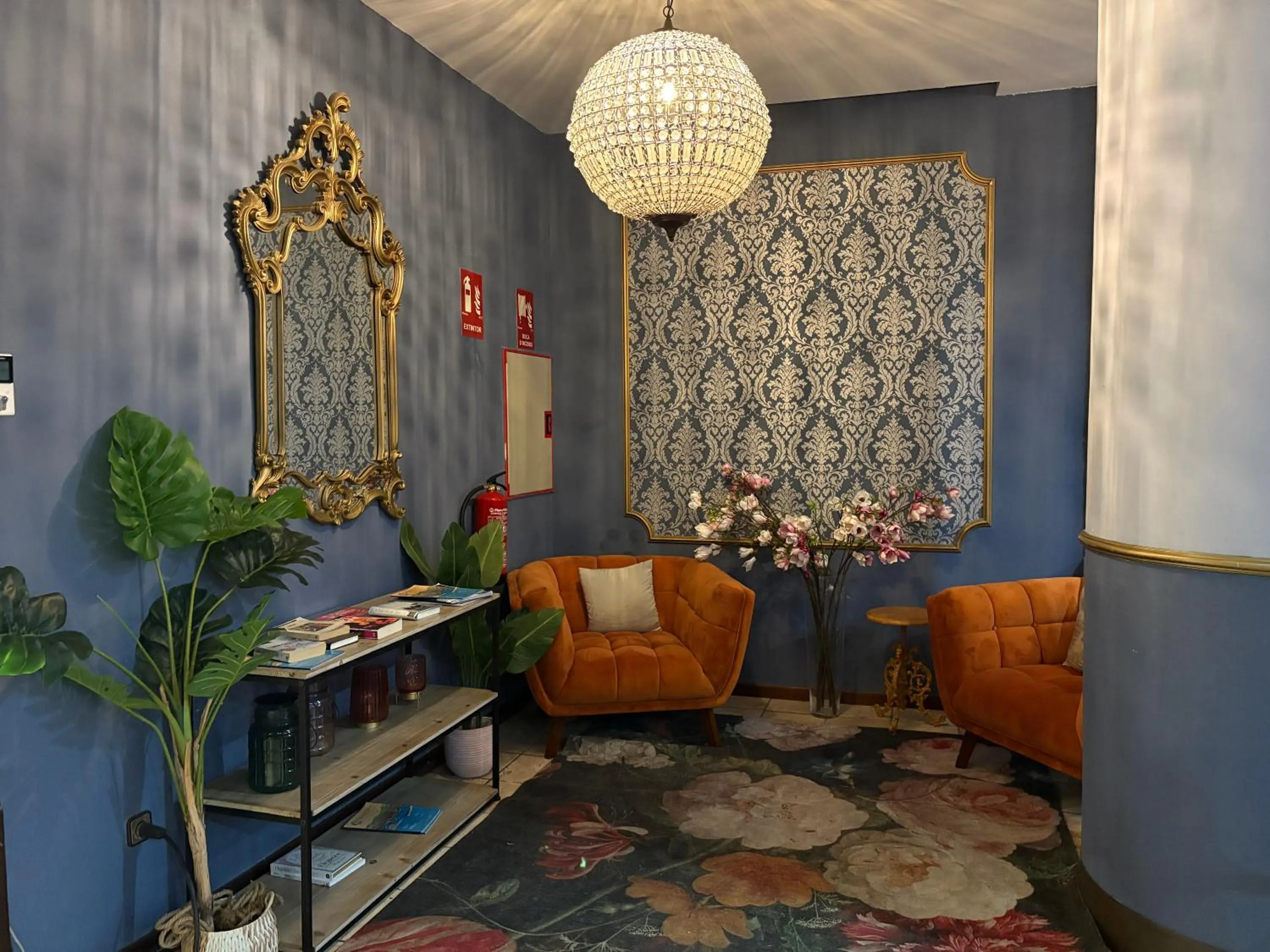 Living room in Ramblas Hotel