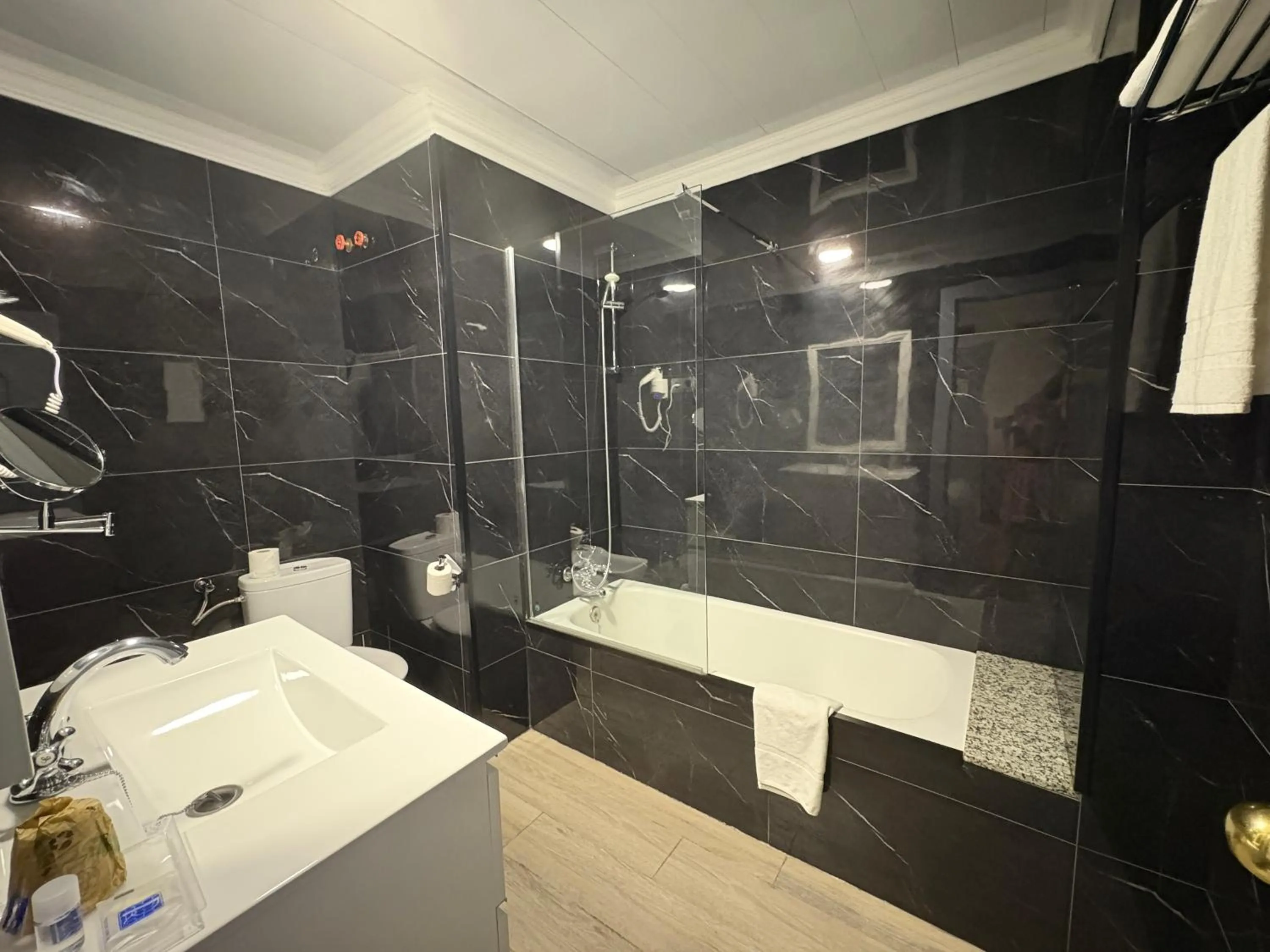 Bathroom in Ramblas Hotel