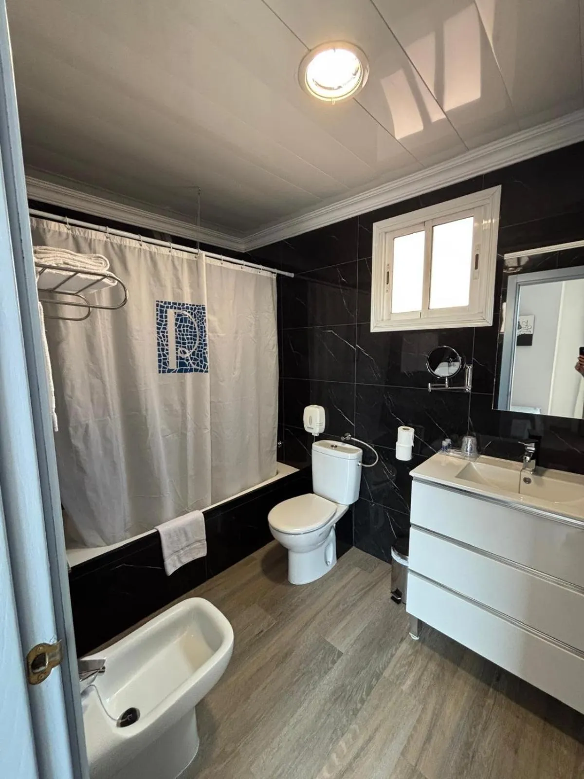 Bedroom in Ramblas Hotel