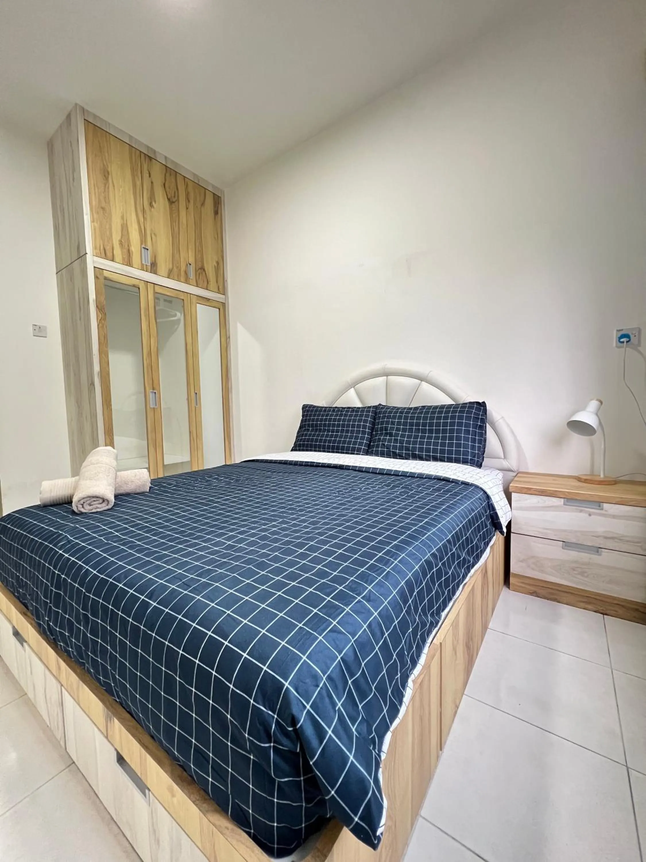 Bedroom, Bed in Cozystay @ The Quintet, Cameron