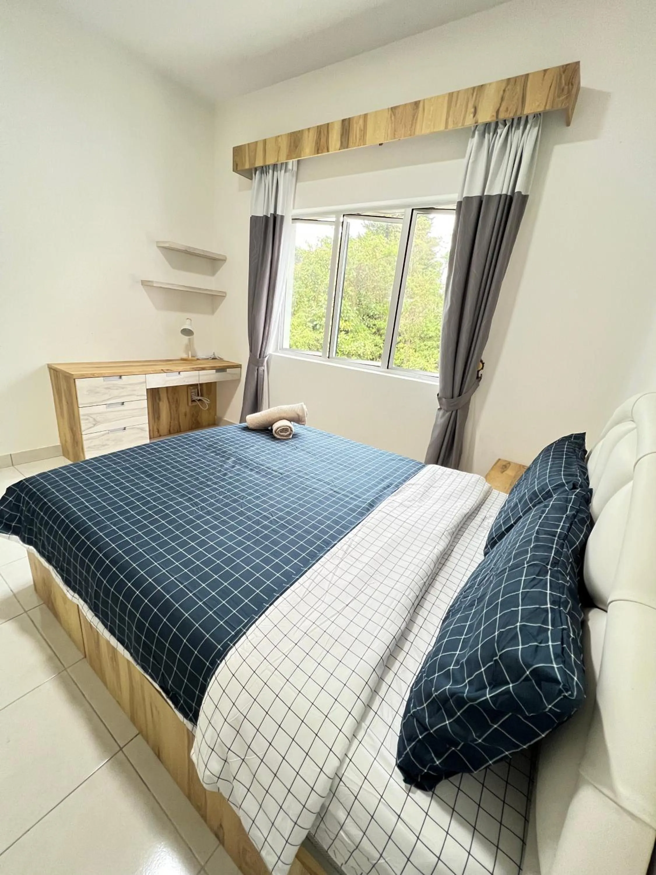 Bedroom, Bed in Cozystay @ The Quintet, Cameron