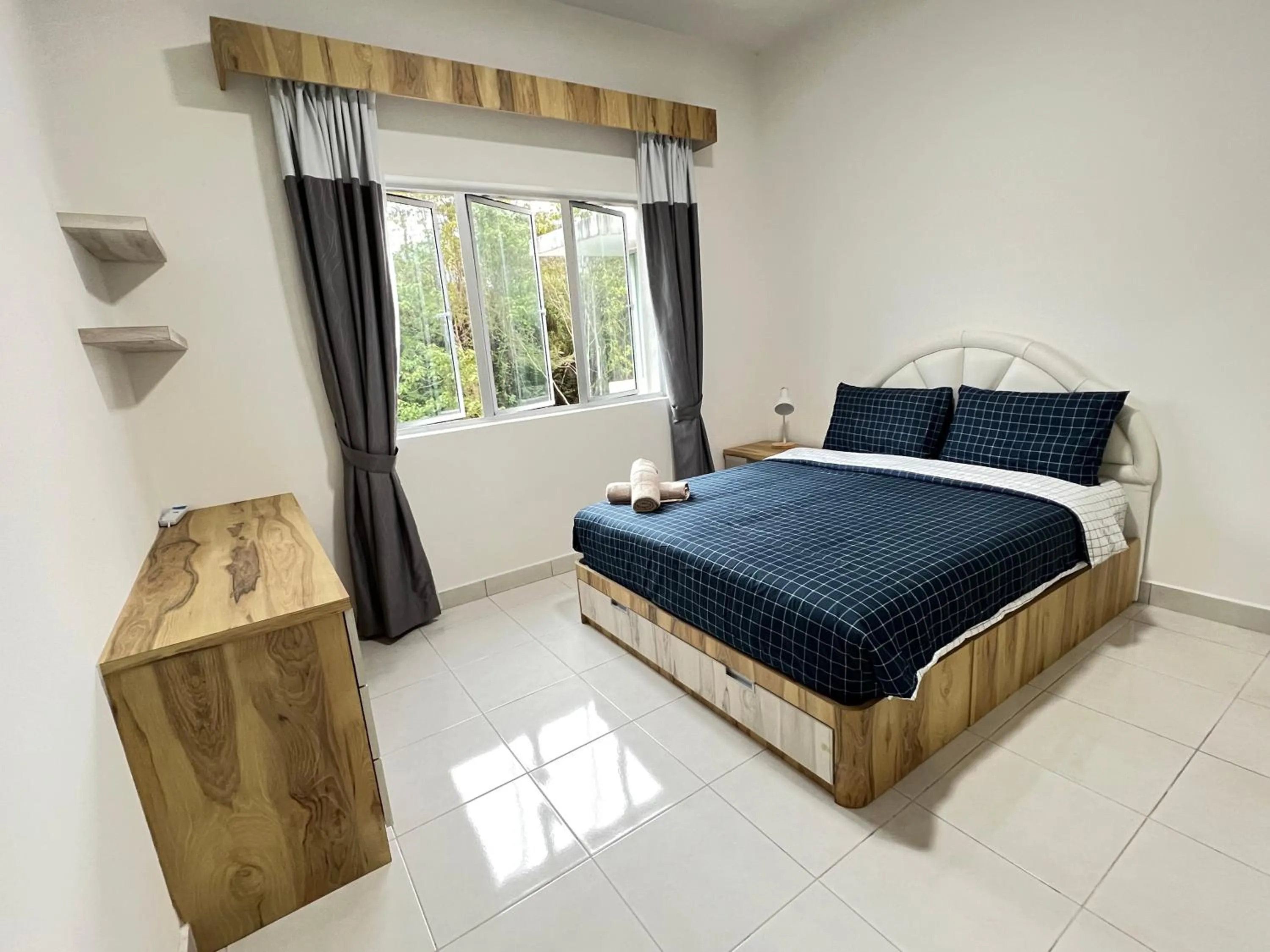 Bedroom, Bed in Cozystay @ The Quintet, Cameron