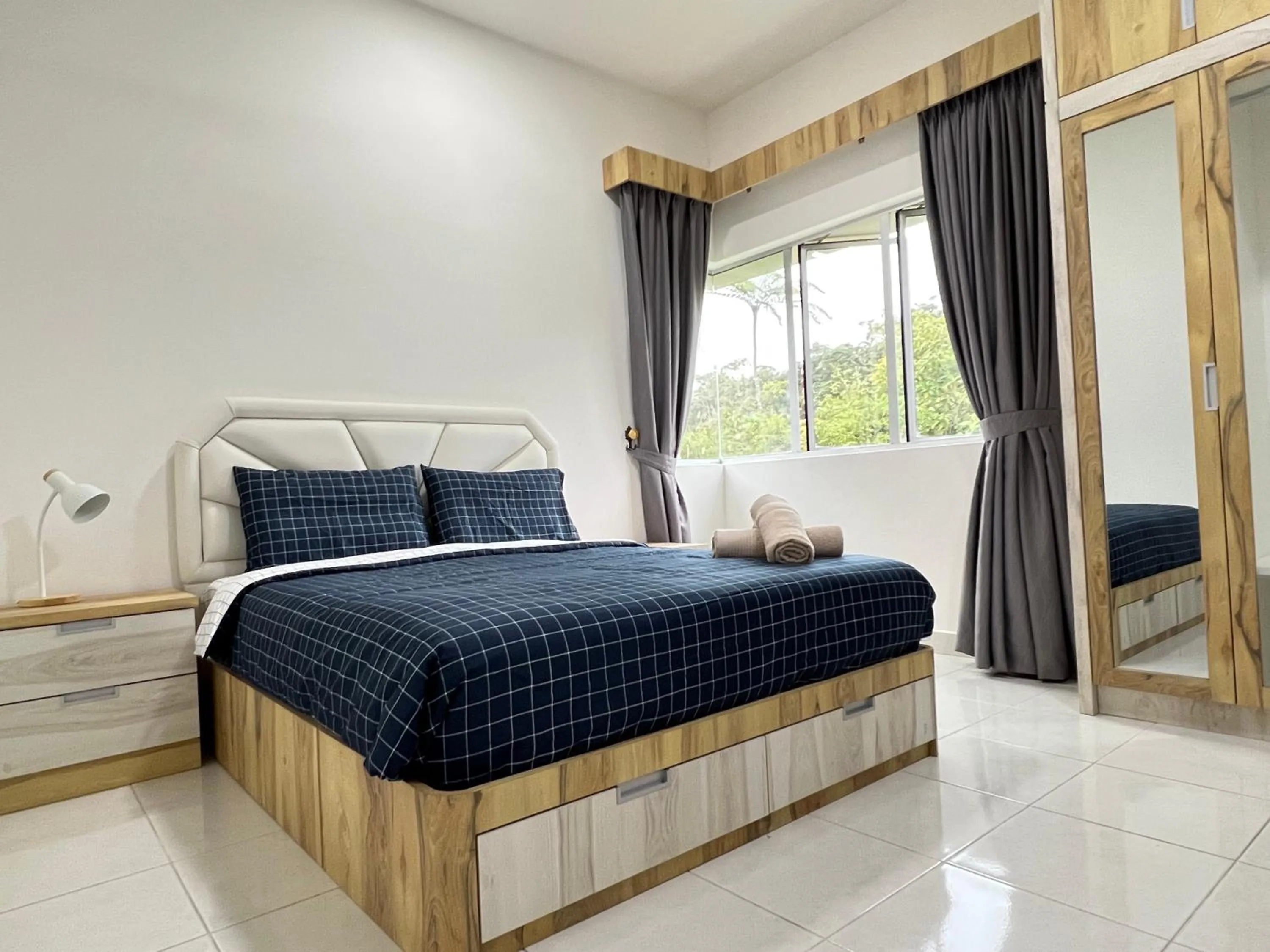 Bedroom, Bed in Cozystay @ The Quintet, Cameron