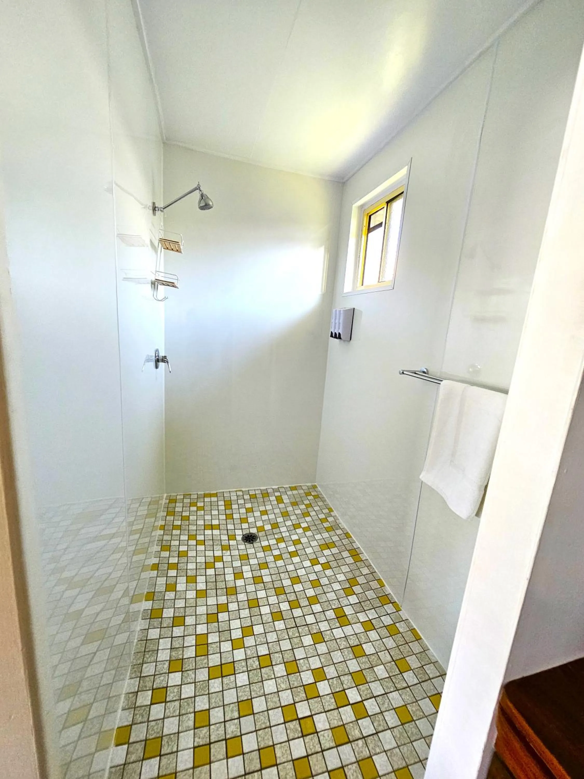 Shower in Kilcoy Motel