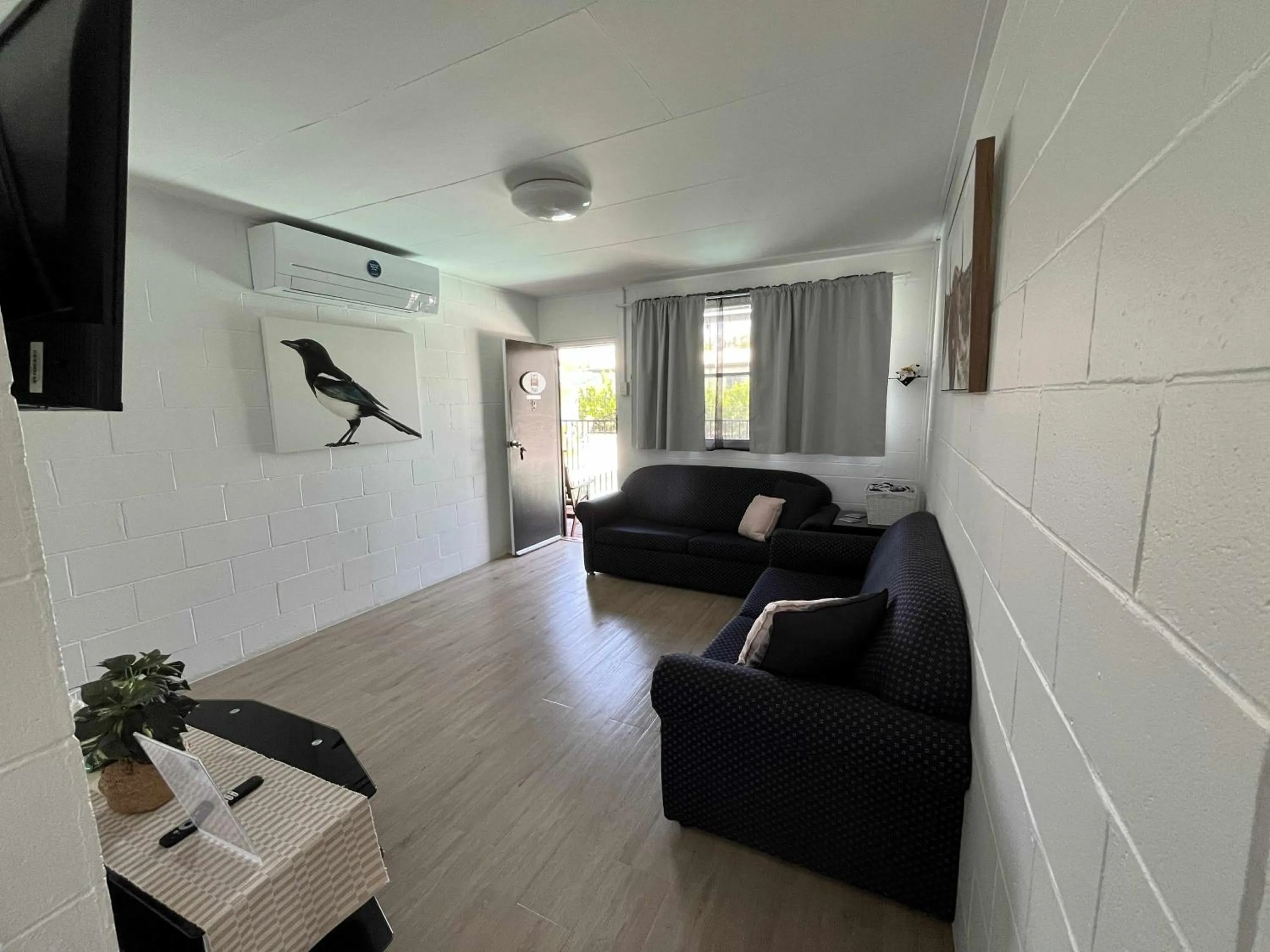 Living room in Kilcoy Motel