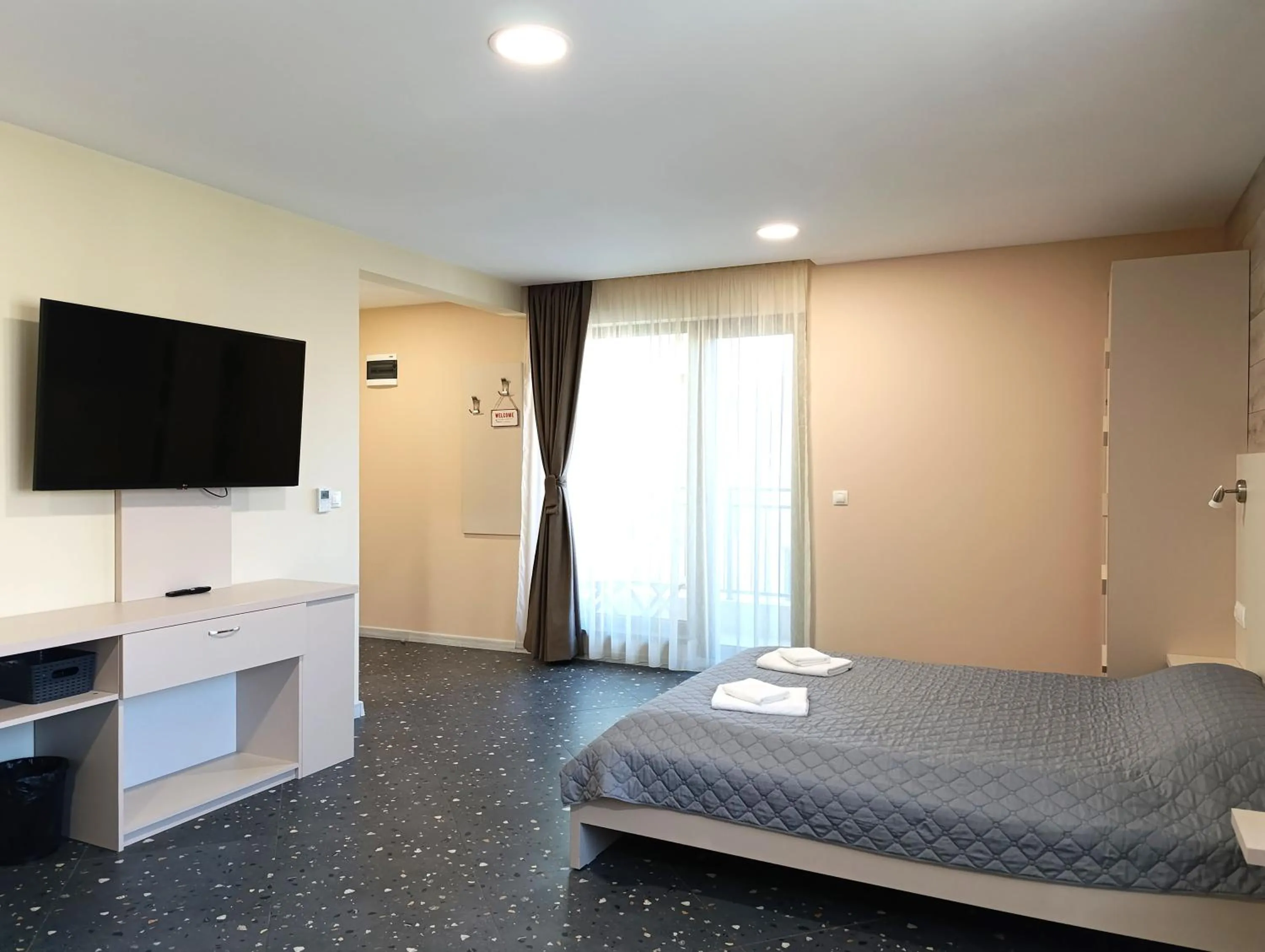 Communal lounge/ TV room, Bed in Lime House, Kyustendil