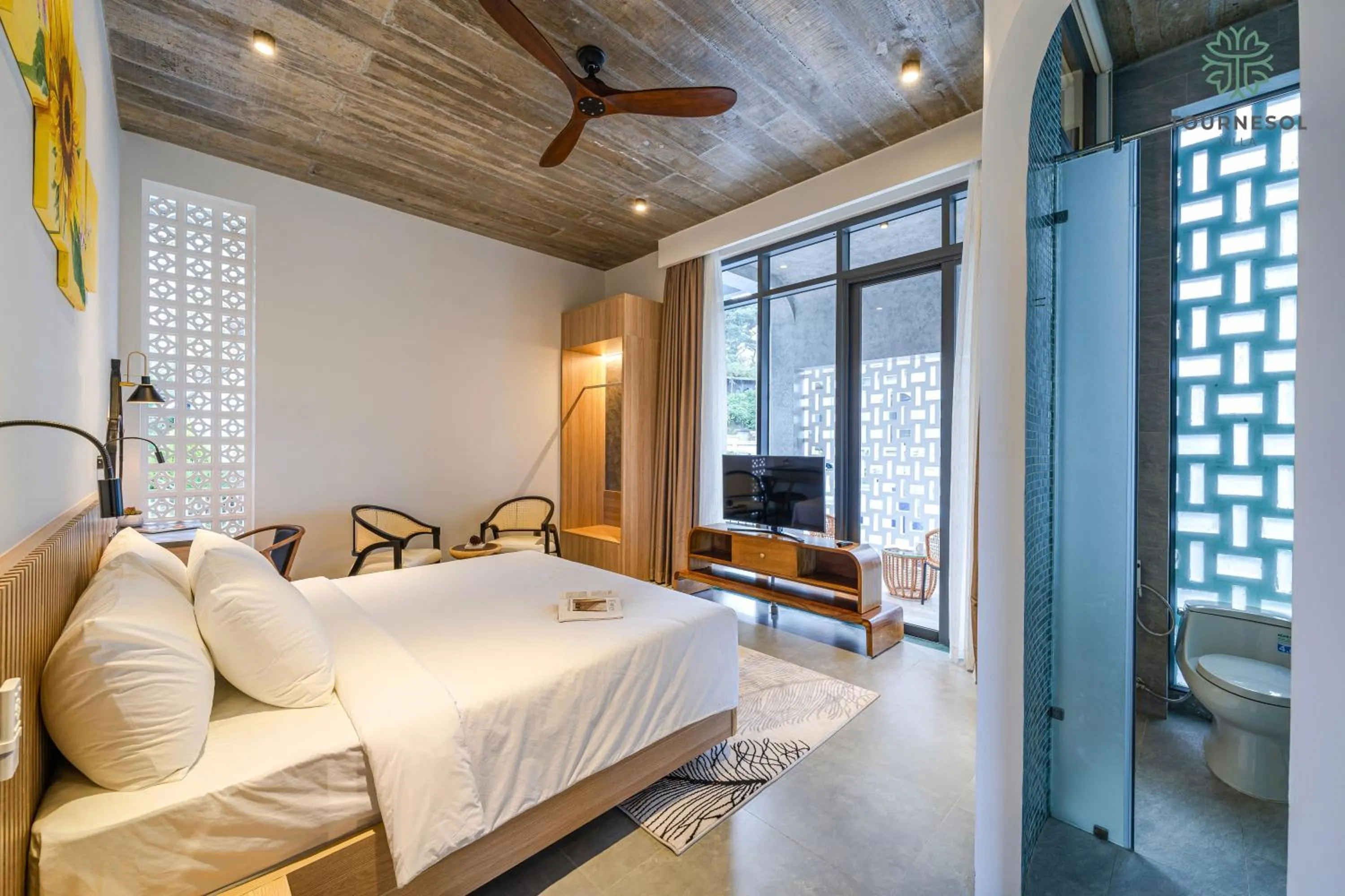 wardrobe, Bed in Tournesol Villa Dalat