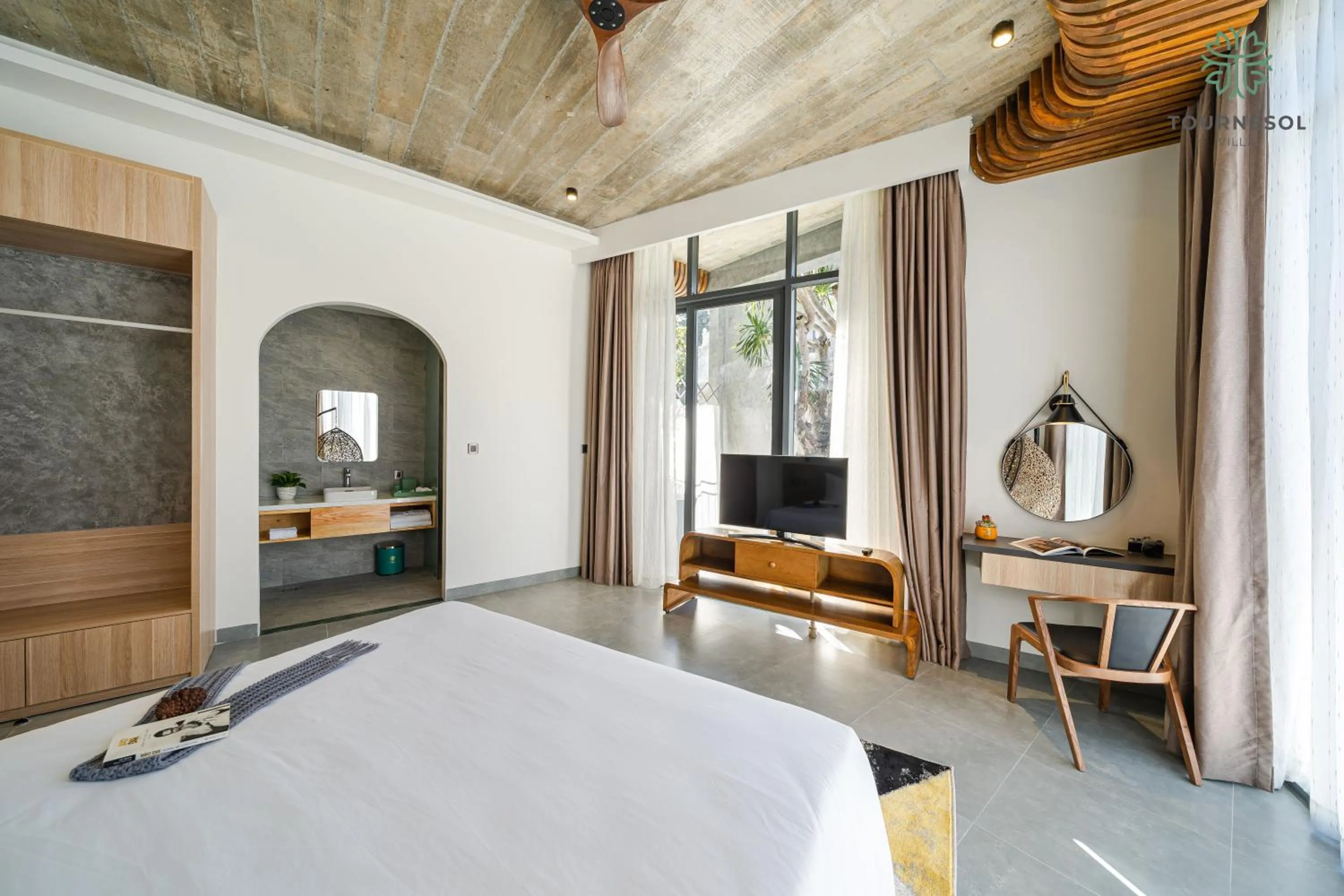 wardrobe, Bed in Tournesol Villa Dalat