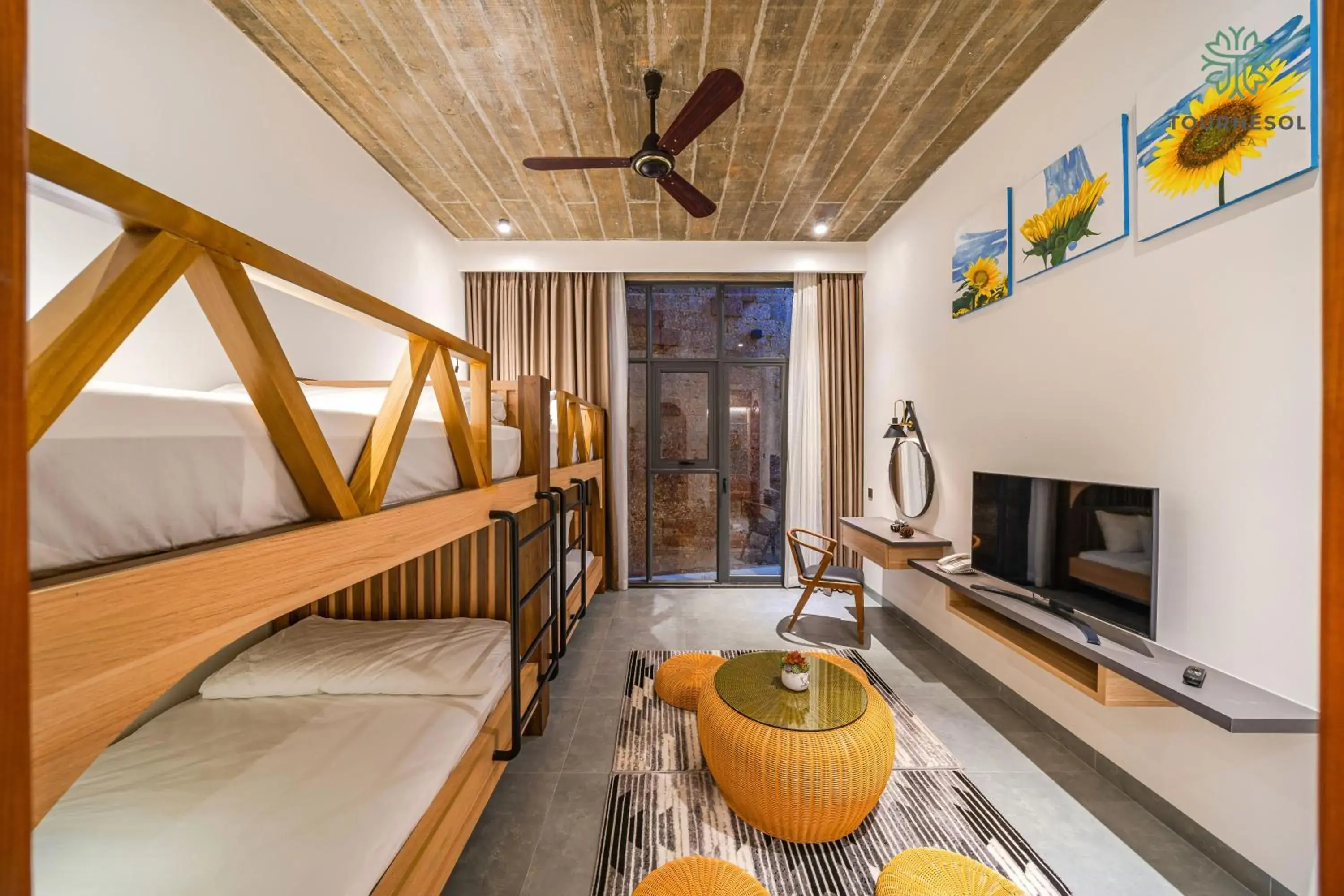 4-Bed Mixed Dormitory Room in Tournesol Villa Dalat 4-Bed Mixed Dormitory Room in Tournesol Villa Dalat