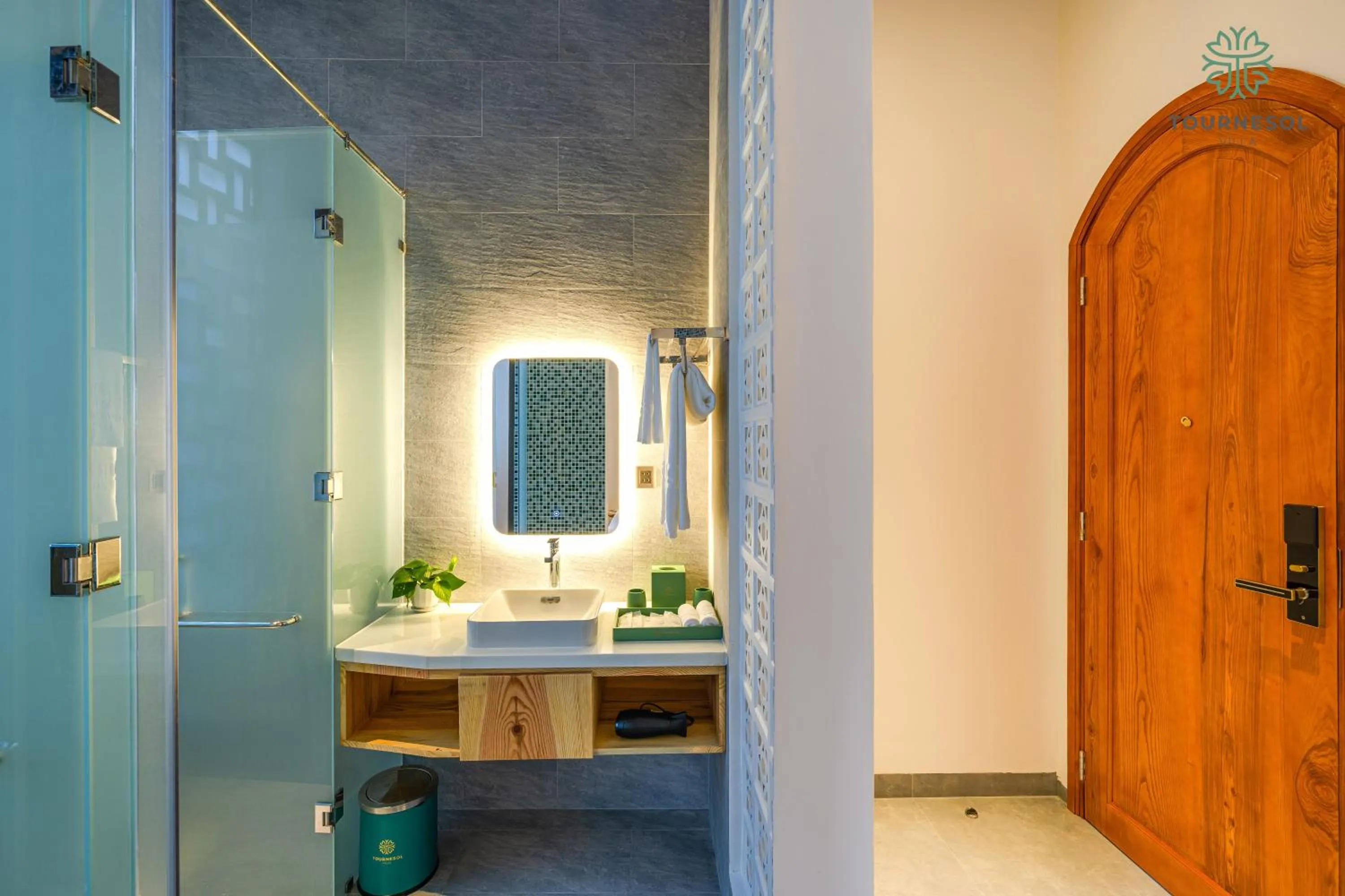 Shower in Tournesol Villa Dalat