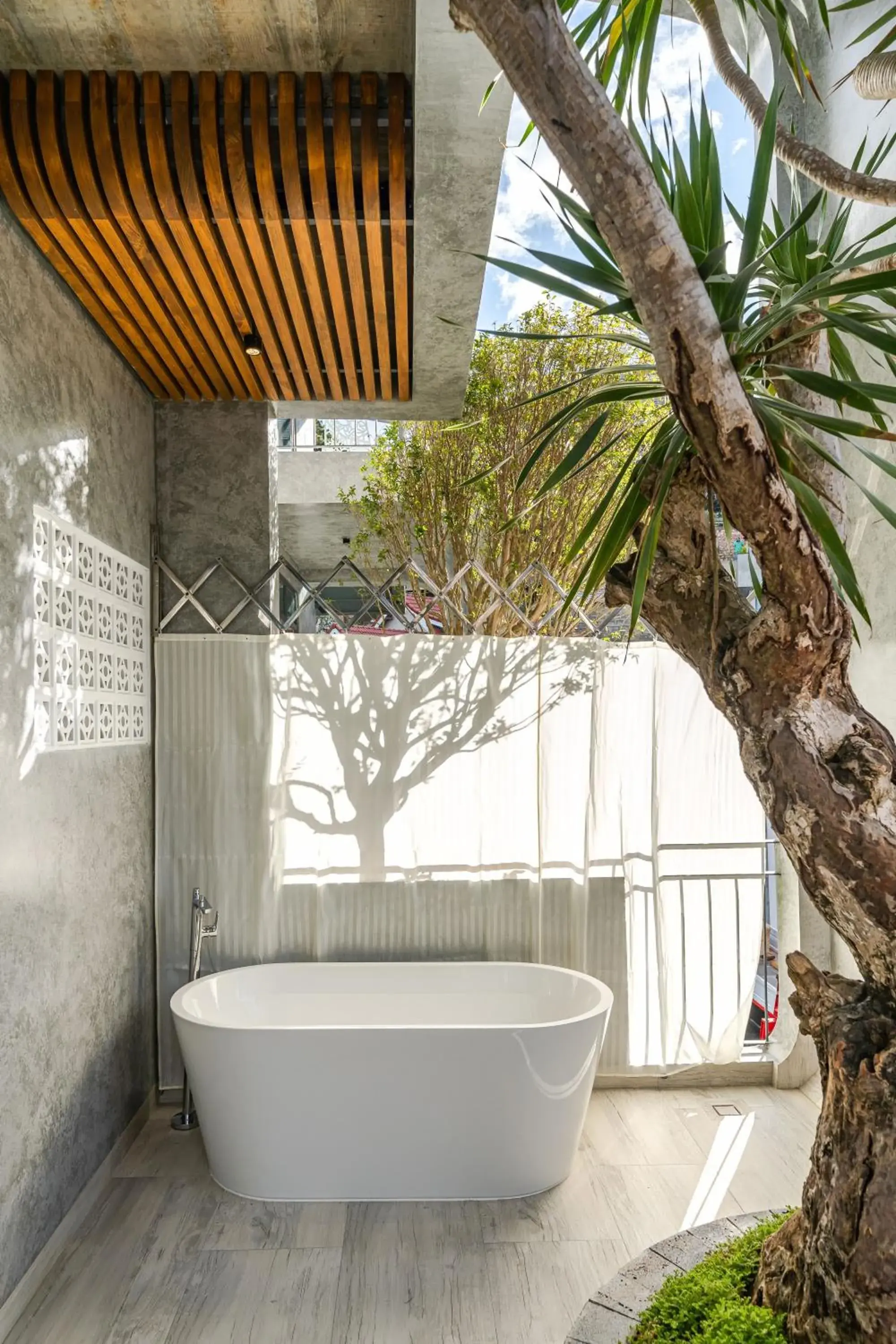 Deluxe Double Room with Bath in Tournesol Villa Dalat Deluxe Double Room with Bath in Tournesol Villa Dalat