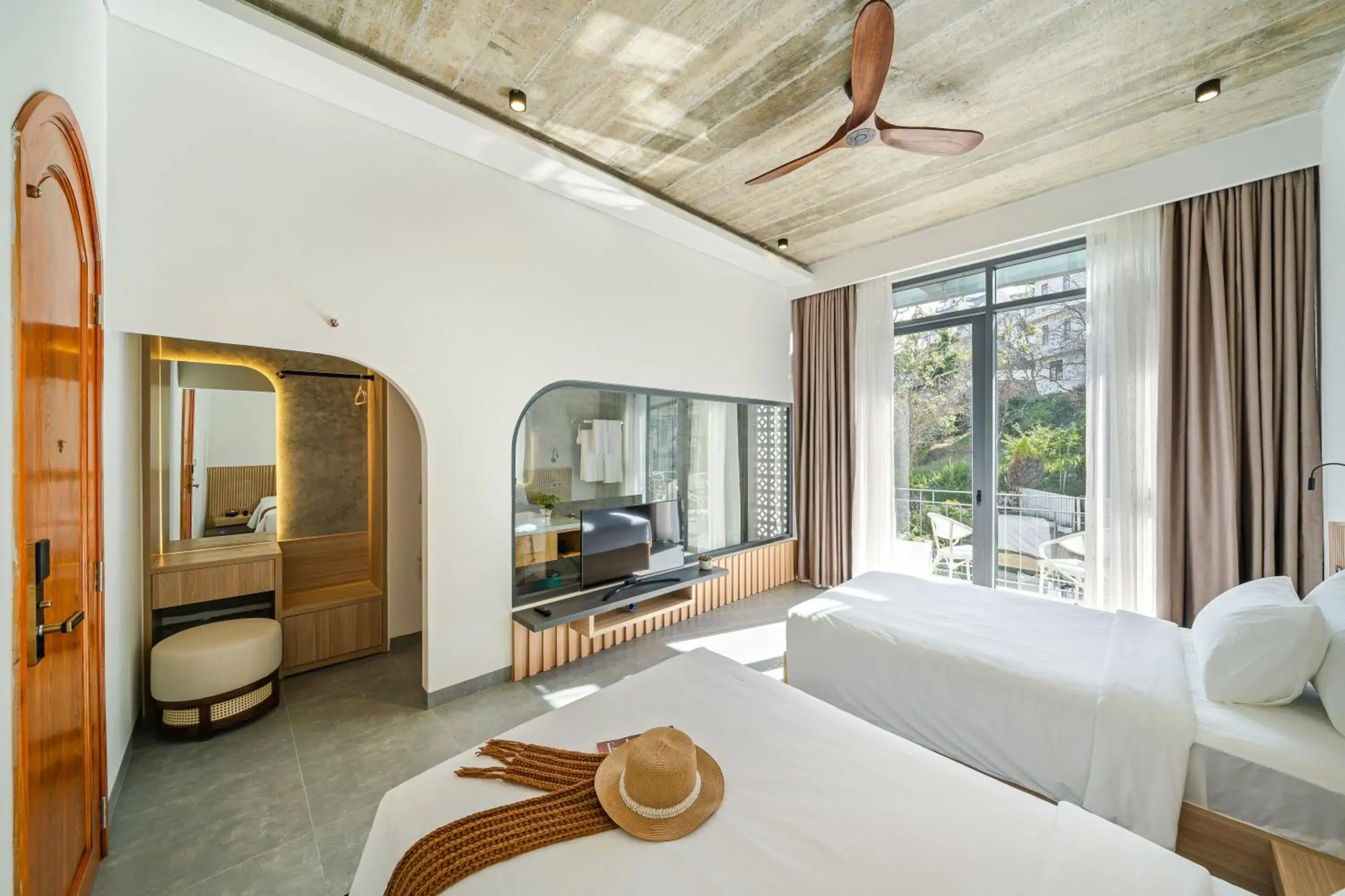 Twin Room with Mountain View in Tournesol Villa Dalat Twin Room with Mountain View in Tournesol Villa Dalat