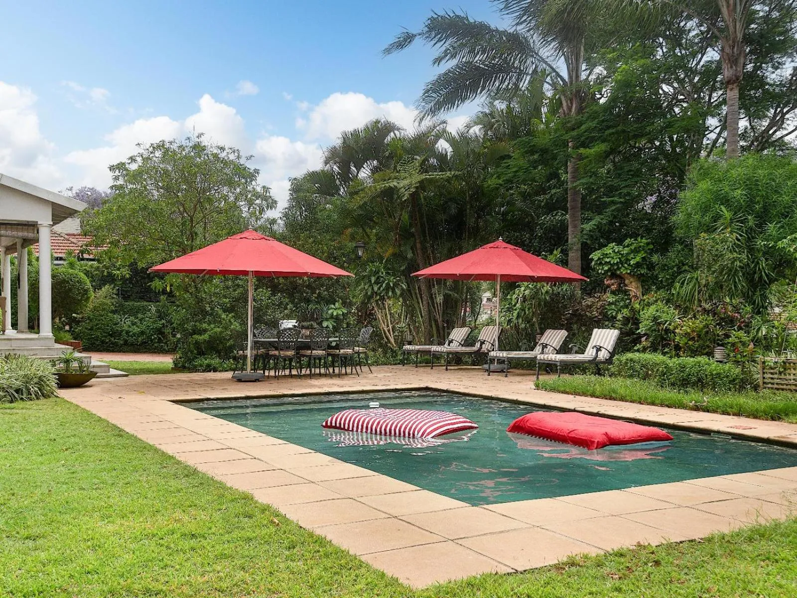 Swimming pool in Isoyi On The Mill
