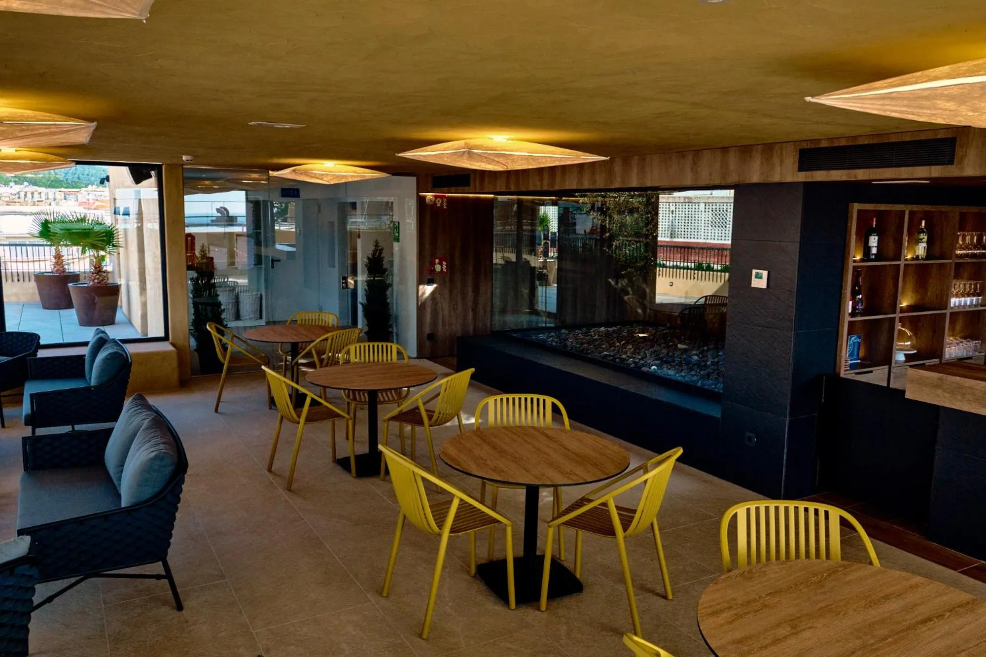 Restaurant/places to eat in Hotel Delfín 4 Sup