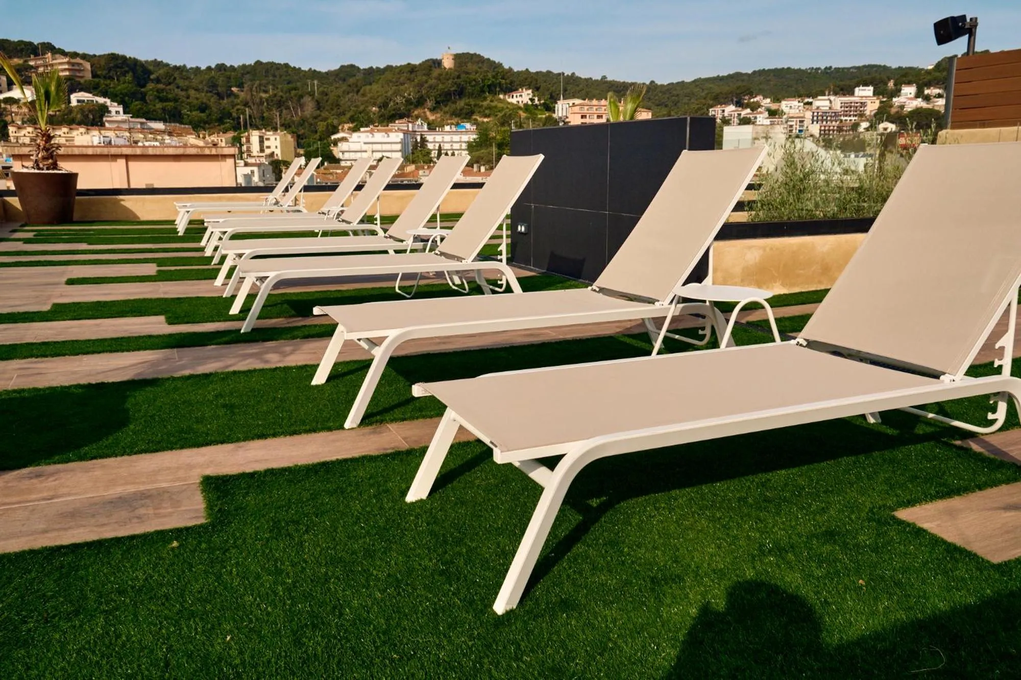 Swimming pool in Hotel Delfín 4 Sup