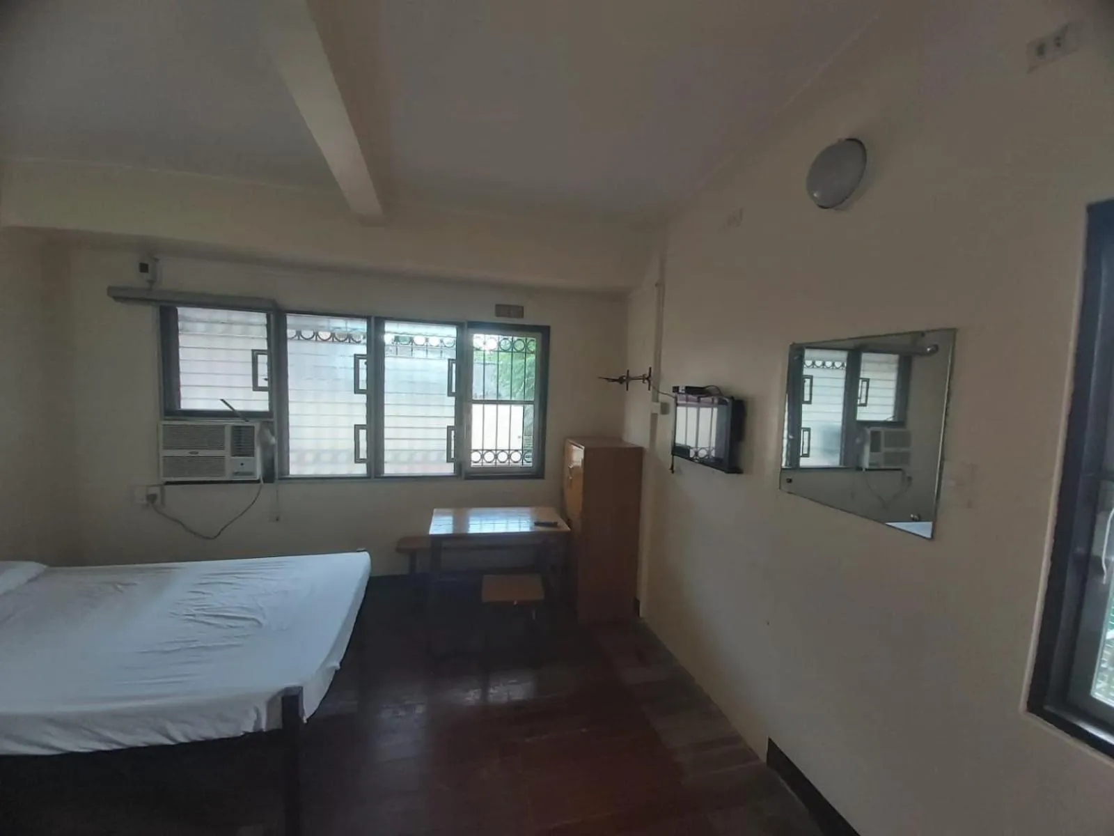 Bedroom, Bed in OYO 916 Angel's Boardrooms