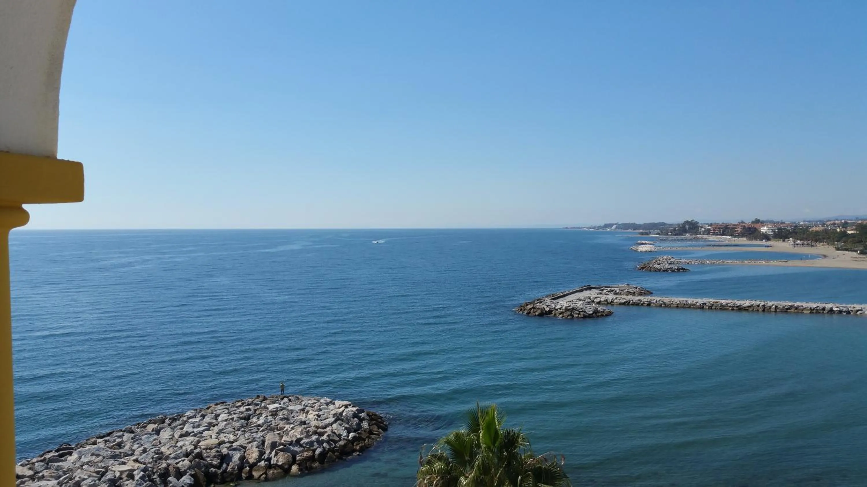 Sea view in Park Plaza Suites Apartamentos