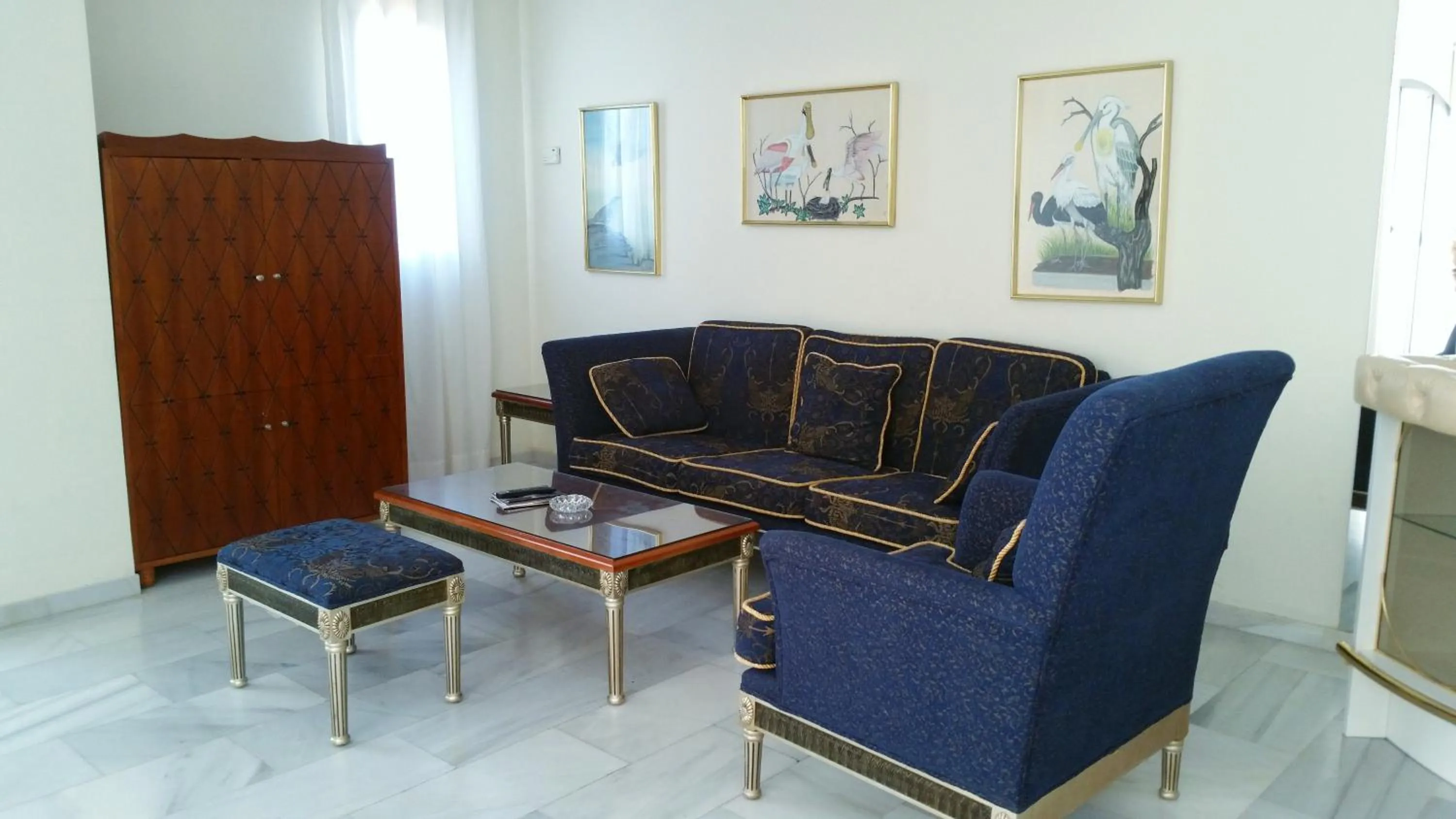 Living room in Park Plaza Suites Apartamentos