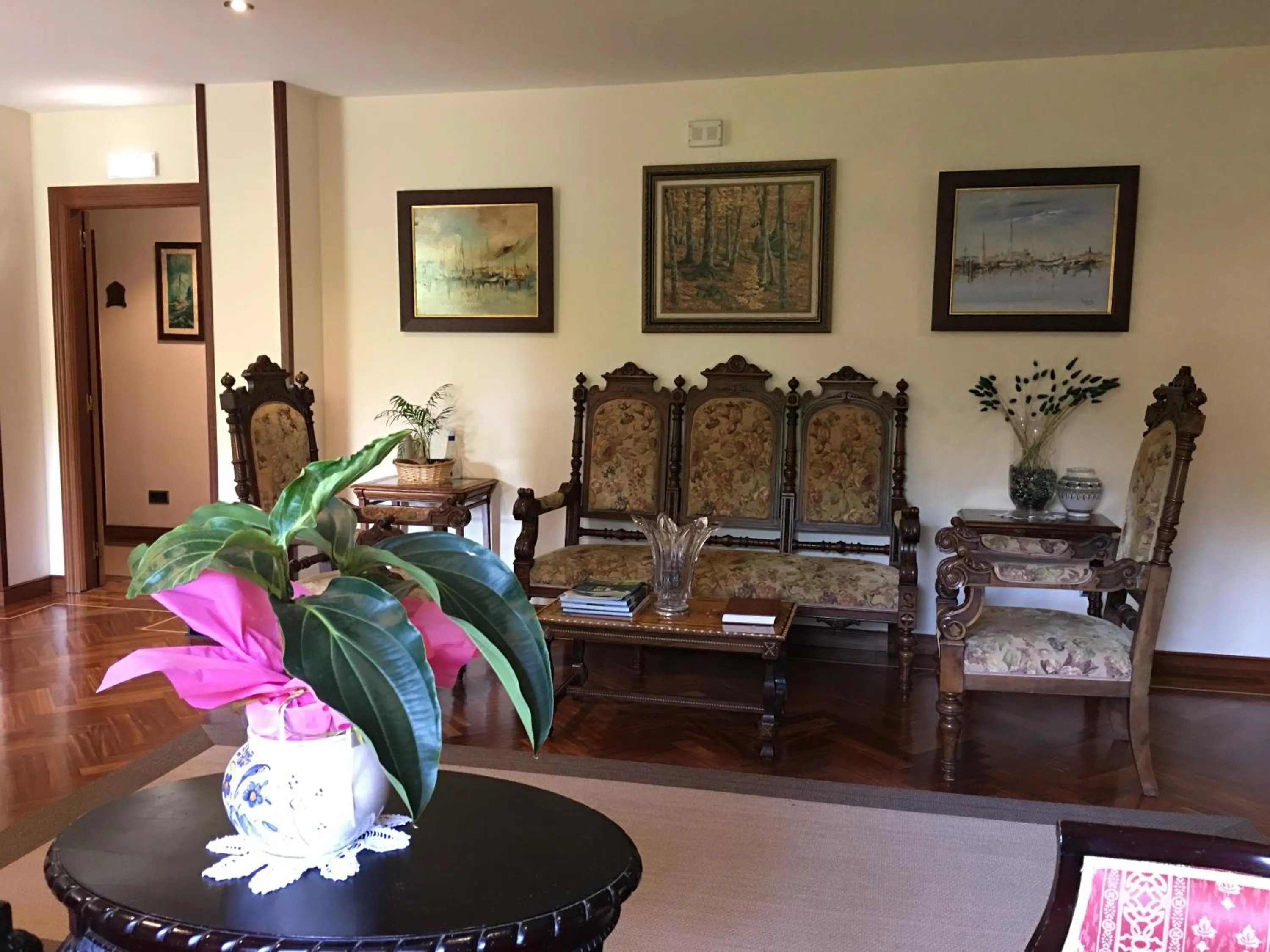 Lobby or reception in Hotel La Arquera
